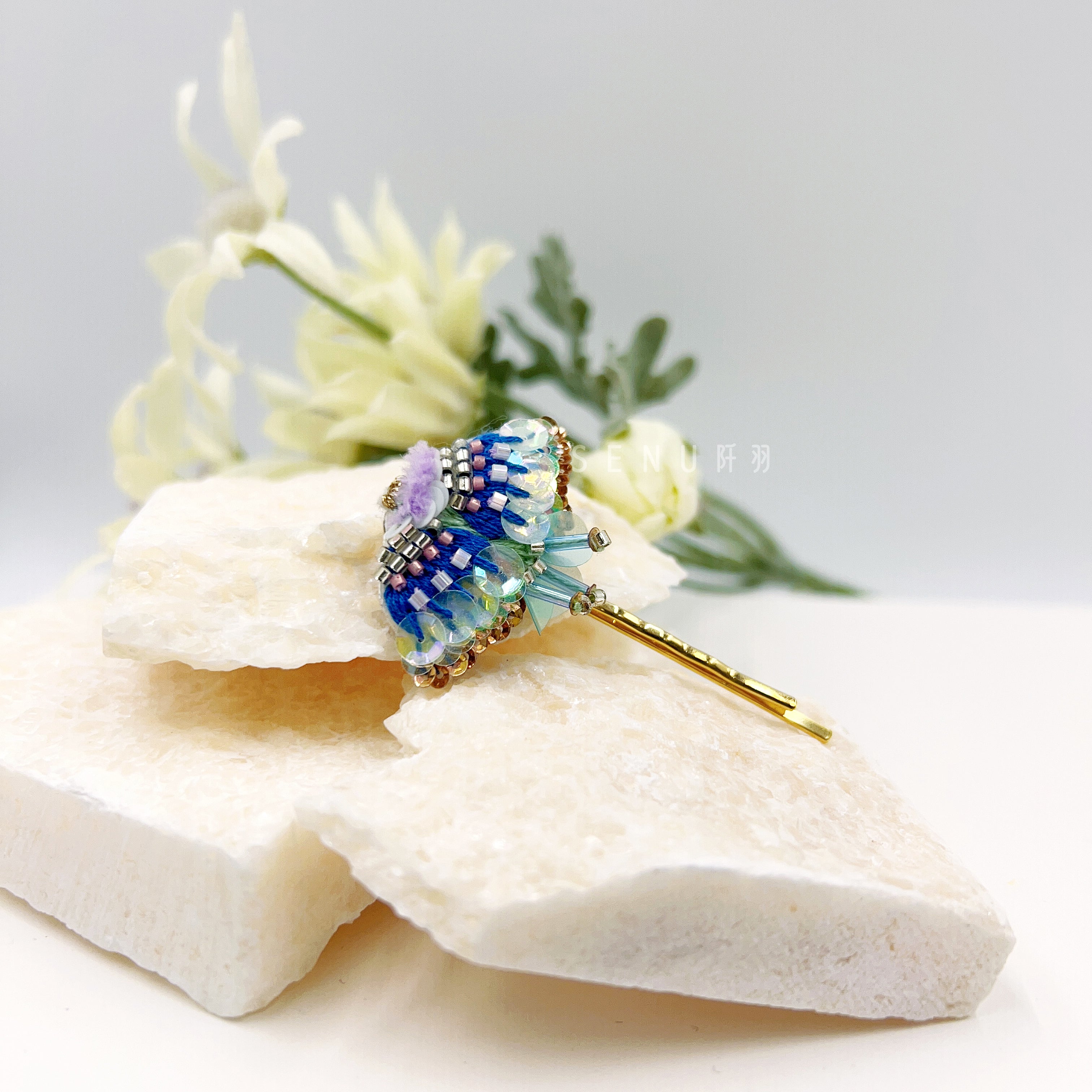 【日本手藝師|日本手作飾物|刺繡|頭飾/髮飾|髮夾】 三角形刺繡髮夾