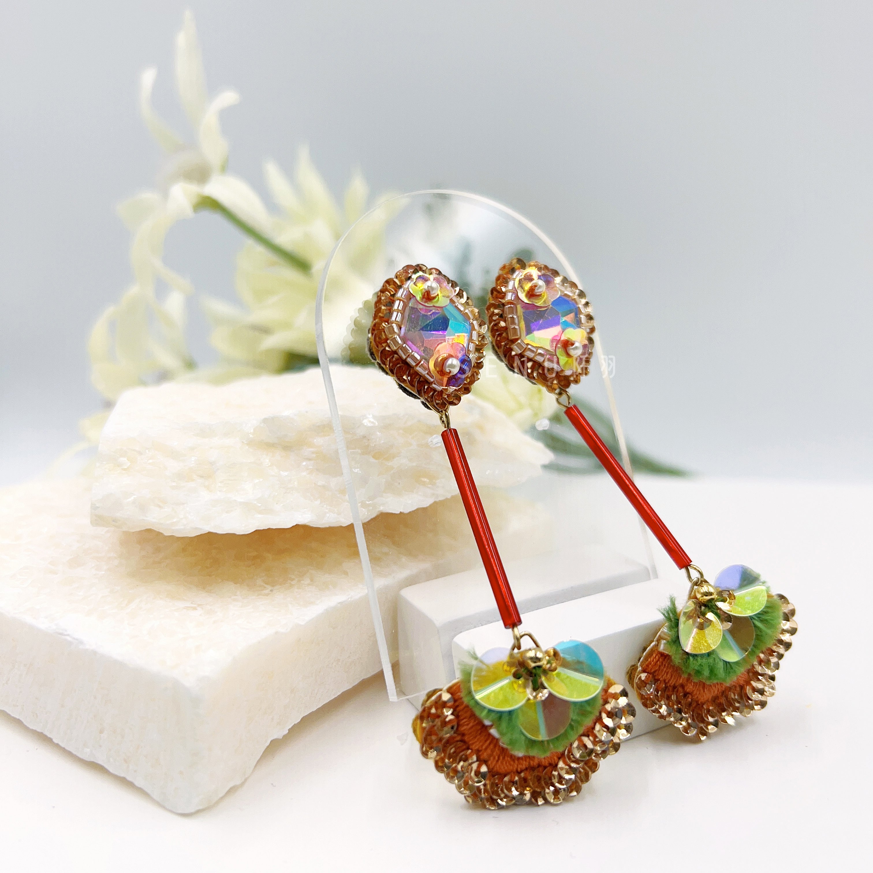 【日本手藝師|日本手作飾物|刺繡|耳飾|耳環】 菱鑽吊扇形刺繡耳環