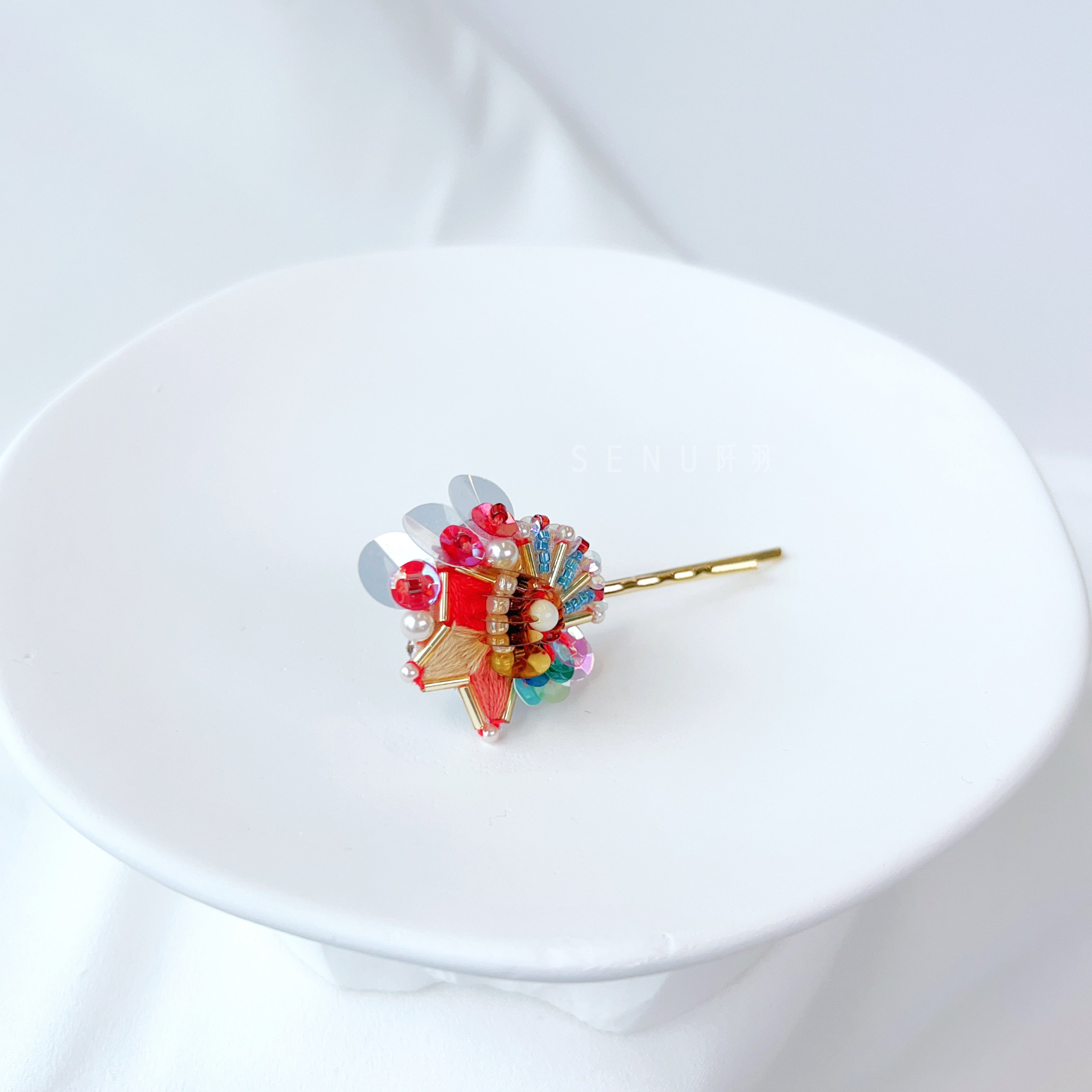 【日本手藝師|日本手作飾物|刺繡|頭飾/髮飾|髮夾】 煙火釘珠刺繡一字髮夾