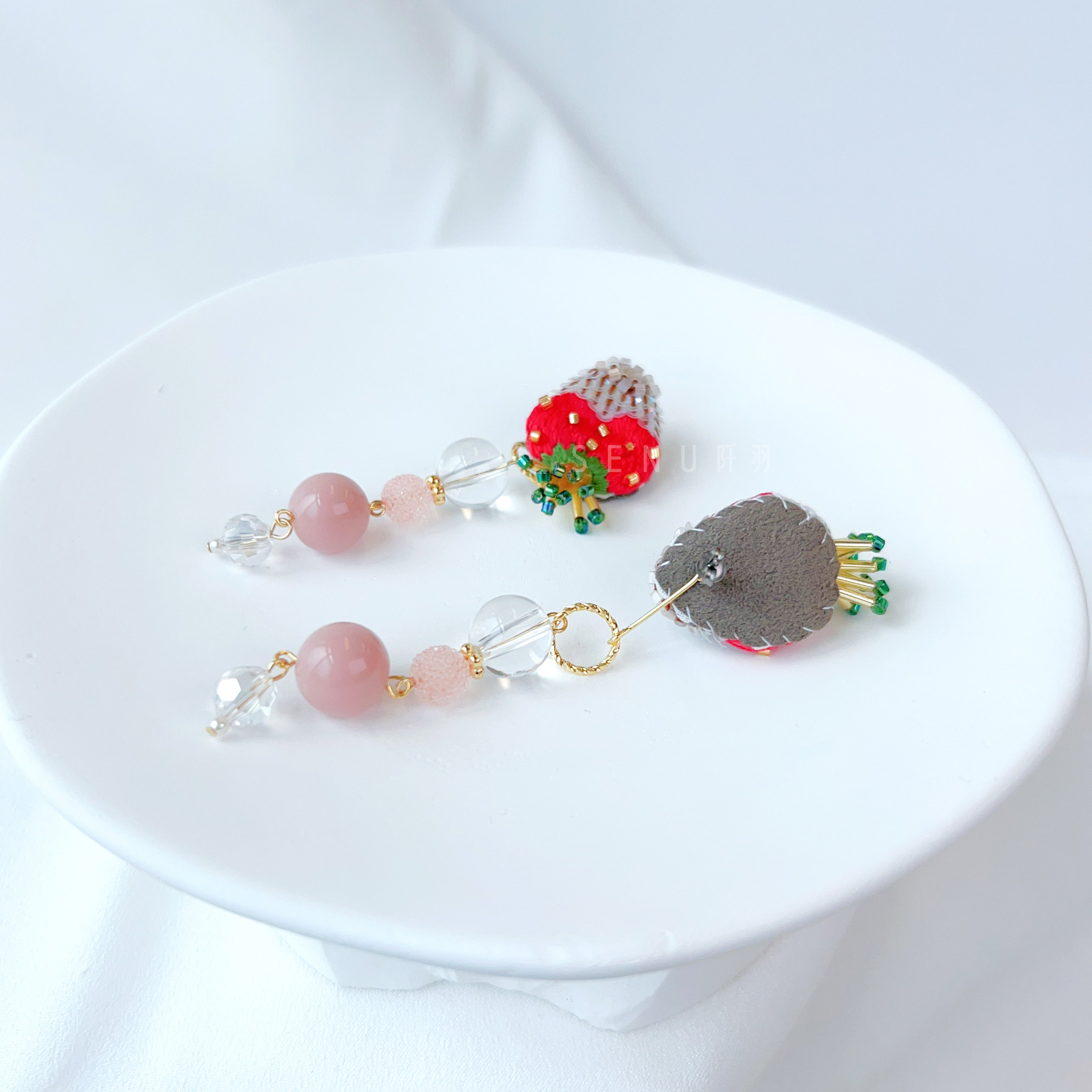 【日本手藝師|日本手作飾物|刺繡|耳飾|耳環】 草莓釘珠刺繡耳環