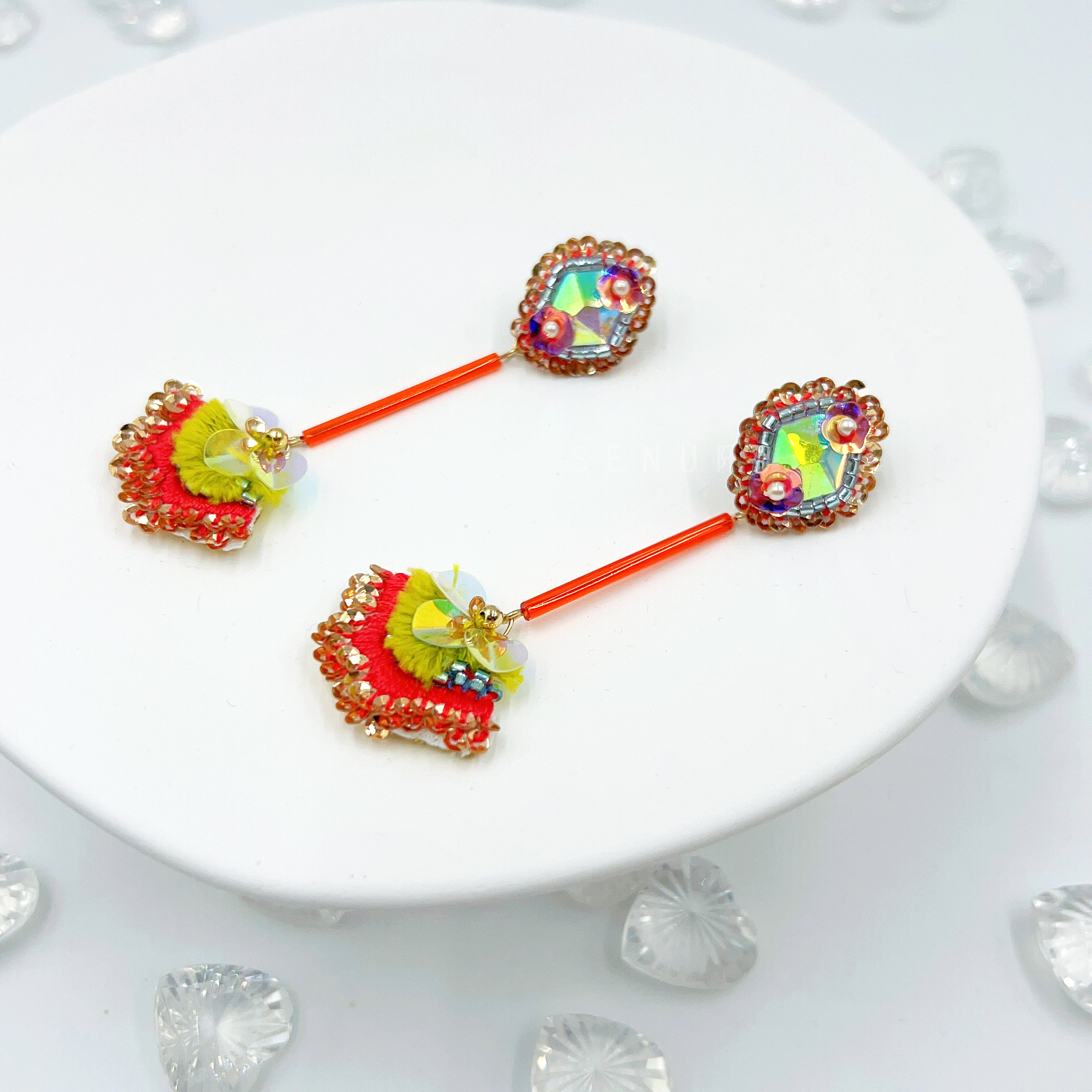 【日本手藝師|日本手作飾物|刺繡|耳飾|耳環】 菱鑽吊扇形刺繡耳環