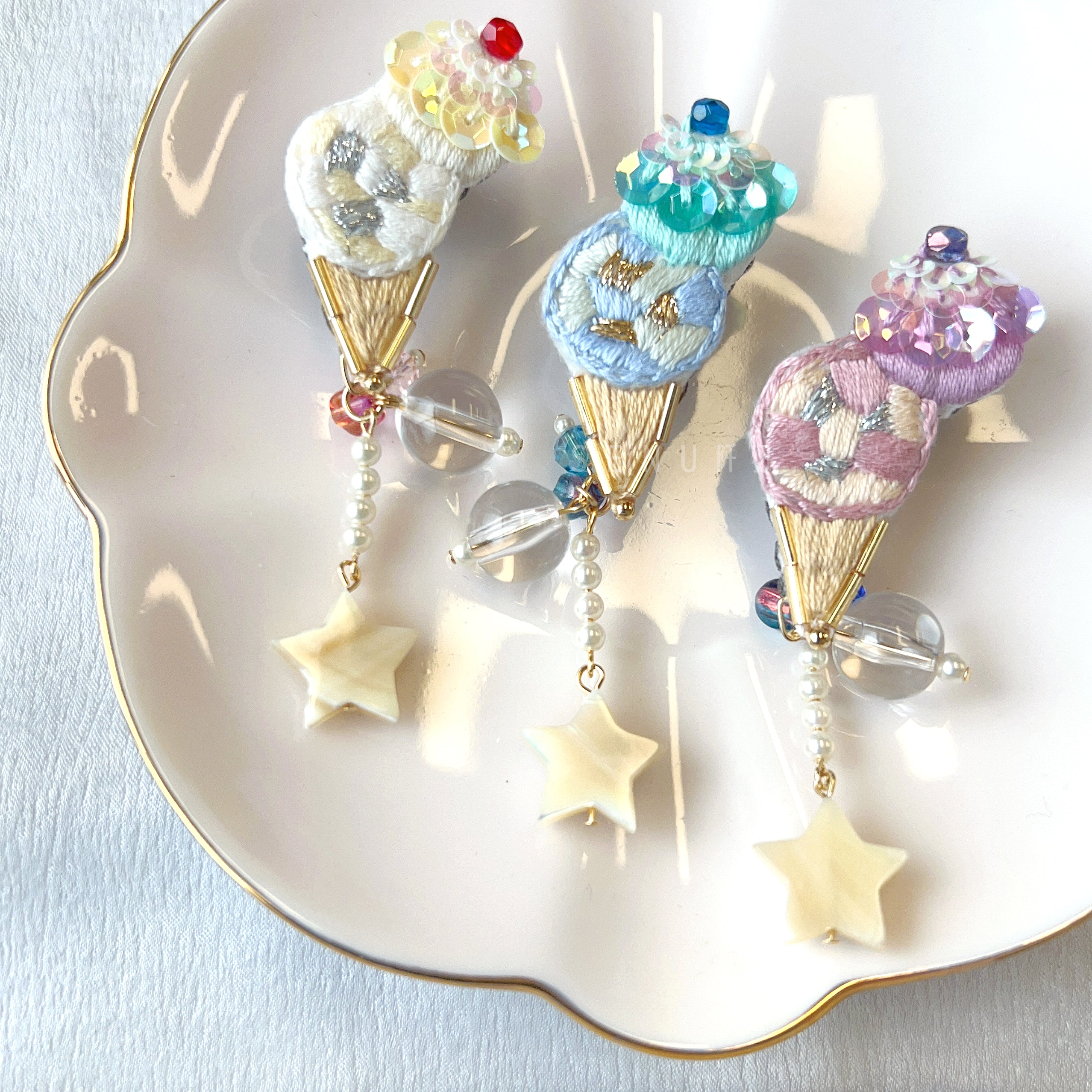 【日本手藝師|日本手作飾物|刺繡|耳飾|耳環】 雙球雪糕吊星刺繡耳環