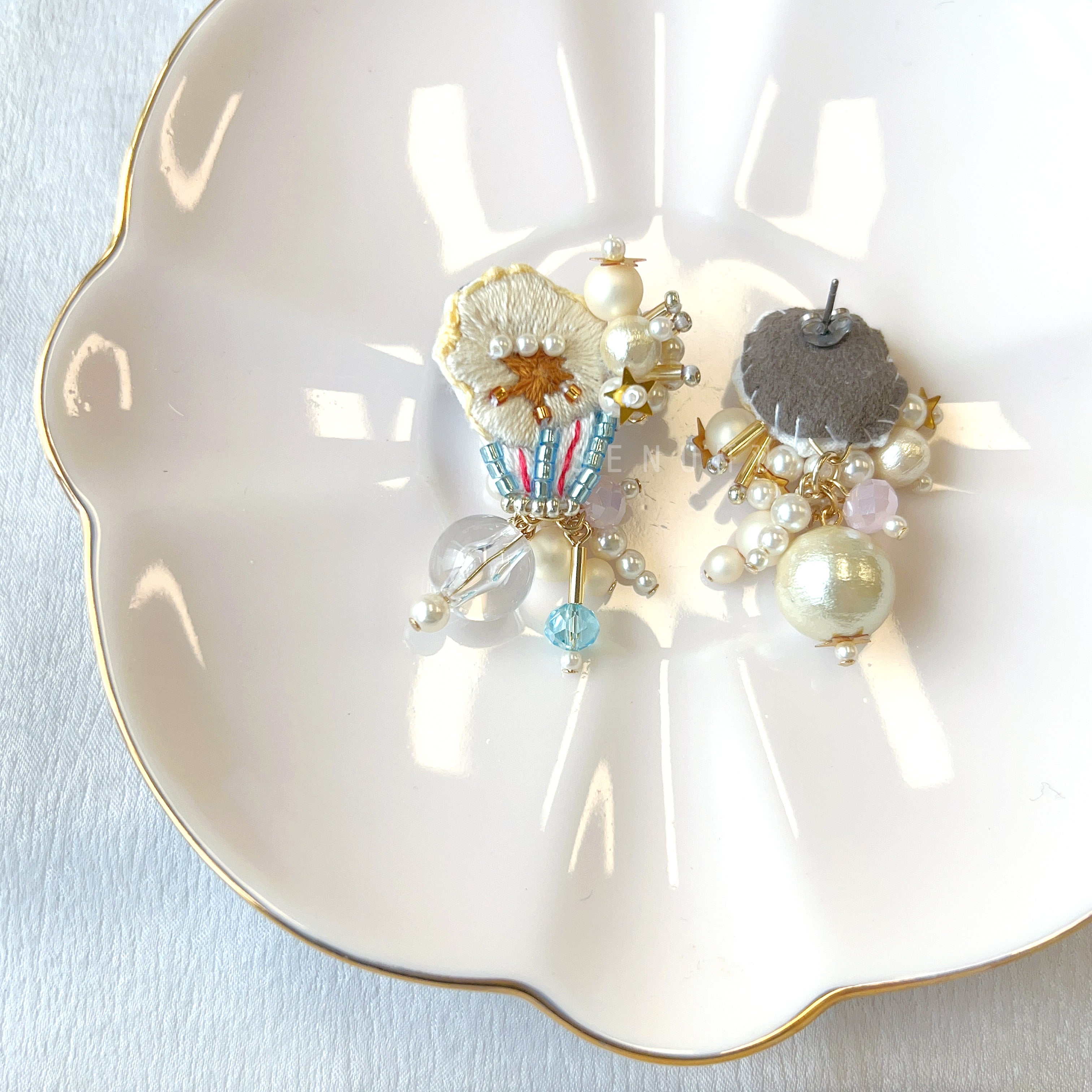 【日本手藝師|日本手作飾物|刺繡|耳飾|耳環】 爆米花釘珠刺繡耳環