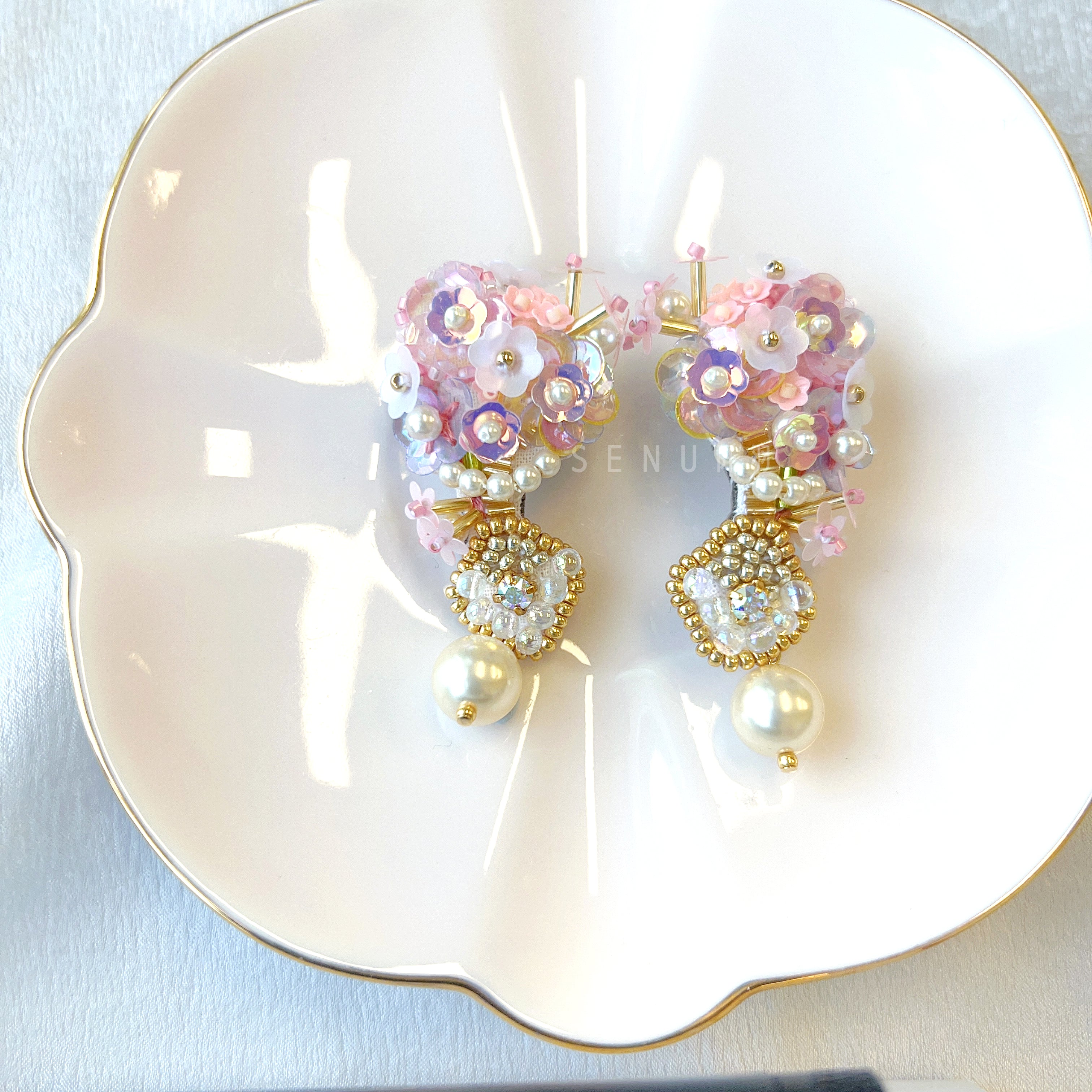 【日本手藝師|日本手作飾物|刺繡|耳飾|耳環】 花瓶吊珍珠釘珠刺繡耳環