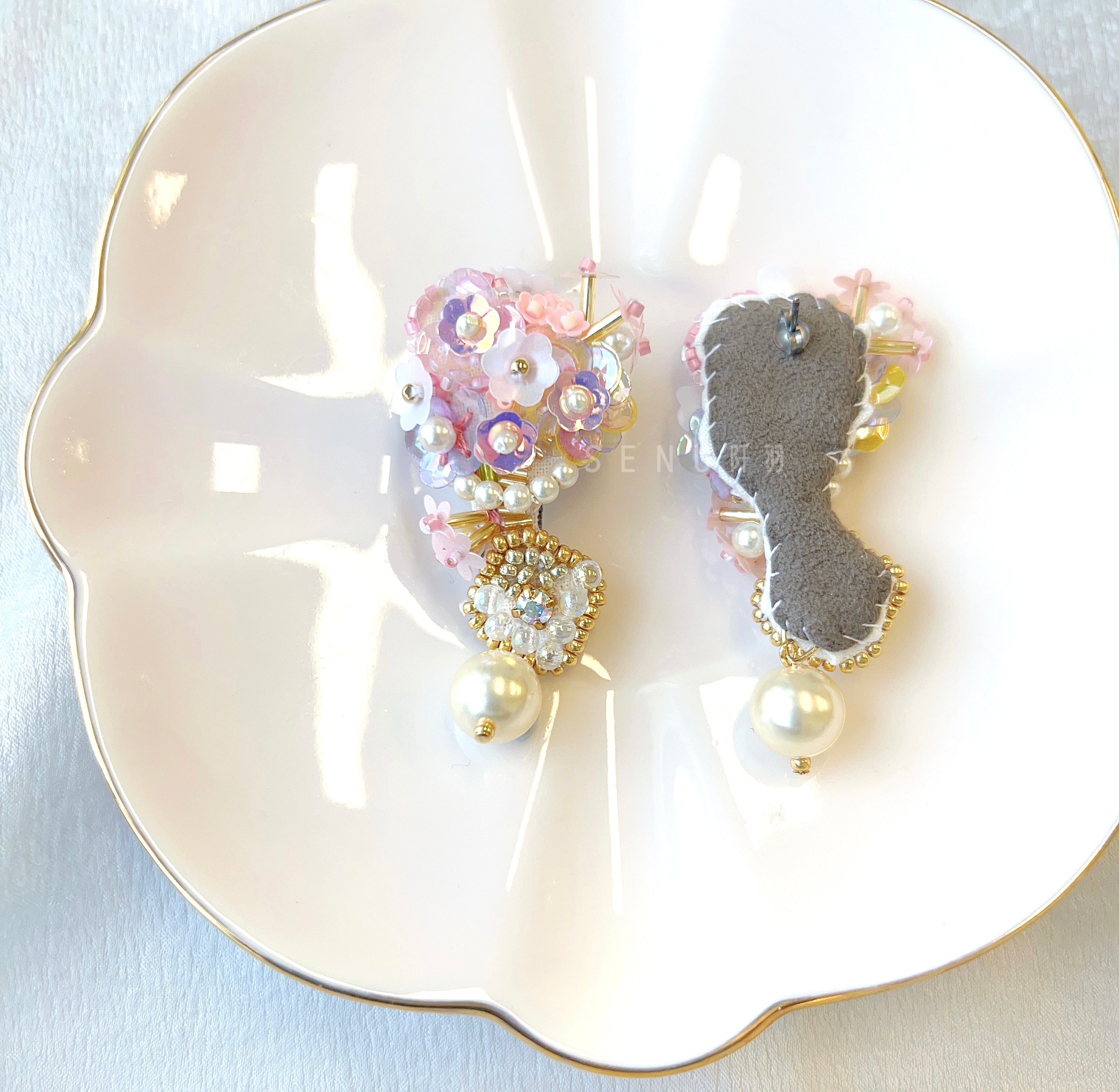 【日本手藝師|日本手作飾物|刺繡|耳飾|耳環】 花瓶吊珍珠釘珠刺繡耳環