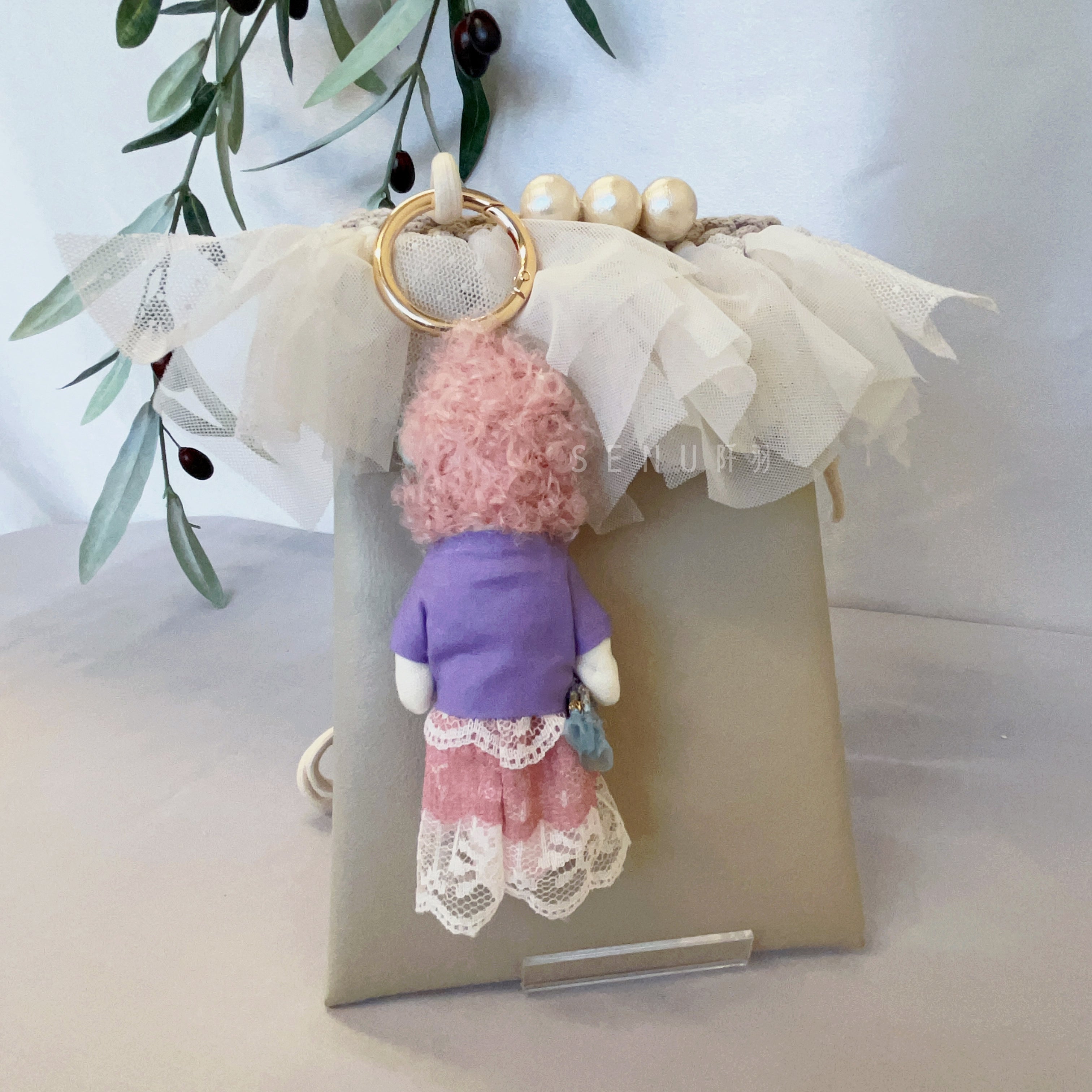 【日本設計師|日本手作飾物|刺繡|手袋吊飾|鎖匙扣】 紫色衛衣手工縫製娃娃手袋吊飾