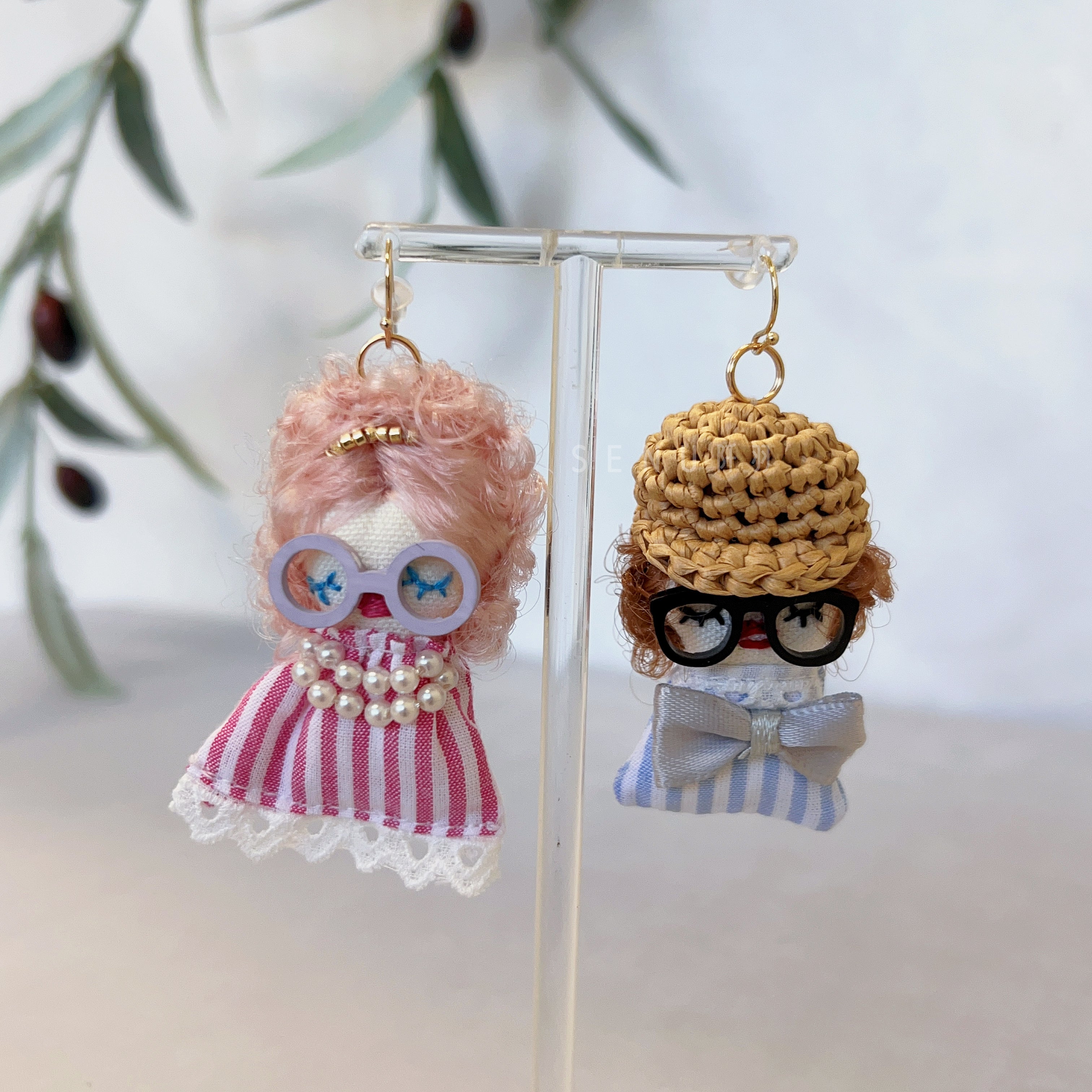 【日本設計師|日本手作飾物|刺繡|耳飾|耳環】 條紋衫手工縫製娃娃耳環