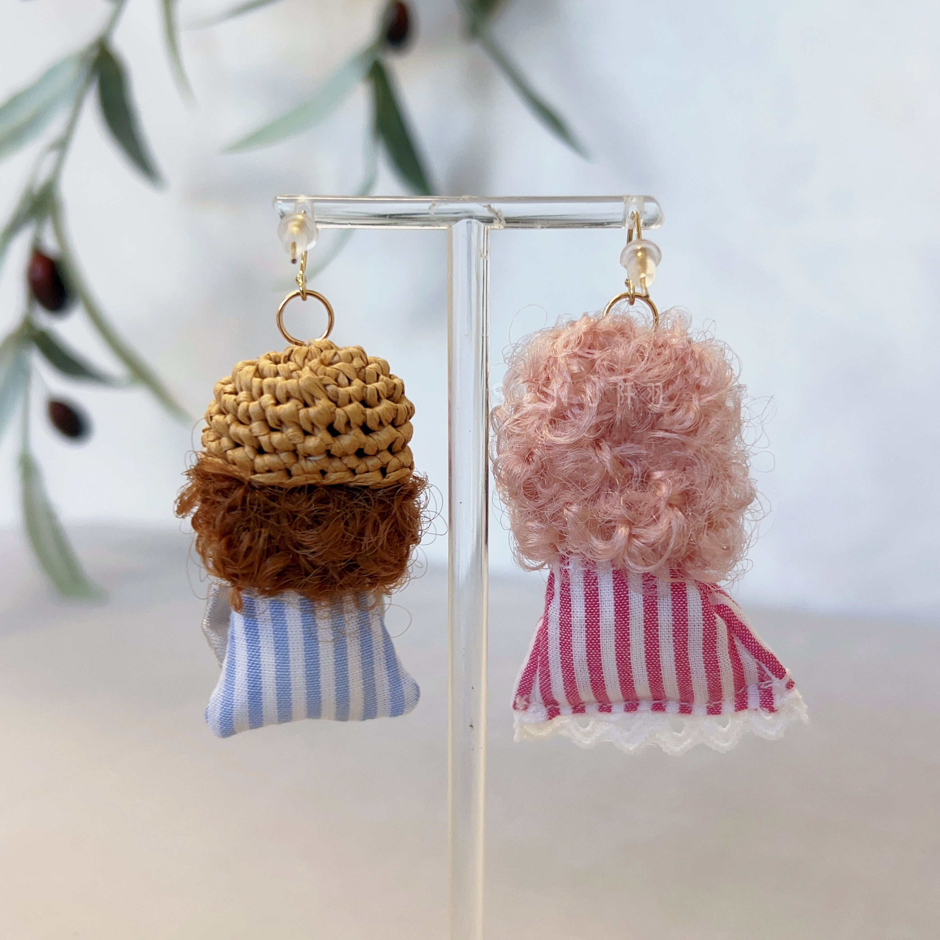 【日本設計師|日本手作飾物|刺繡|耳飾|耳環】 條紋衫手工縫製娃娃耳環