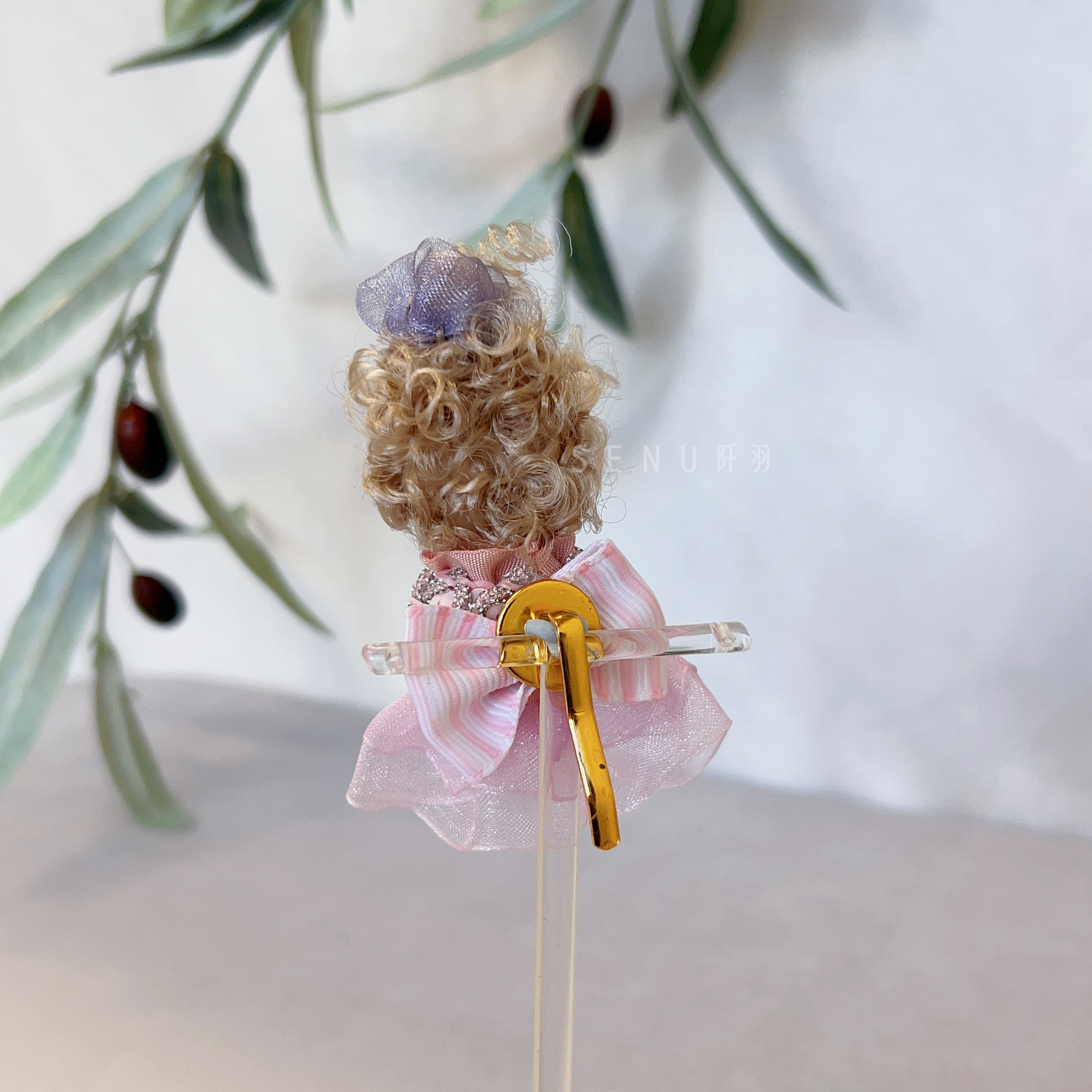 【日本設計師|日本手作飾物|刺繡|頭飾/髮飾|髮扣】 粉紫裙手工縫製娃娃髮扣
