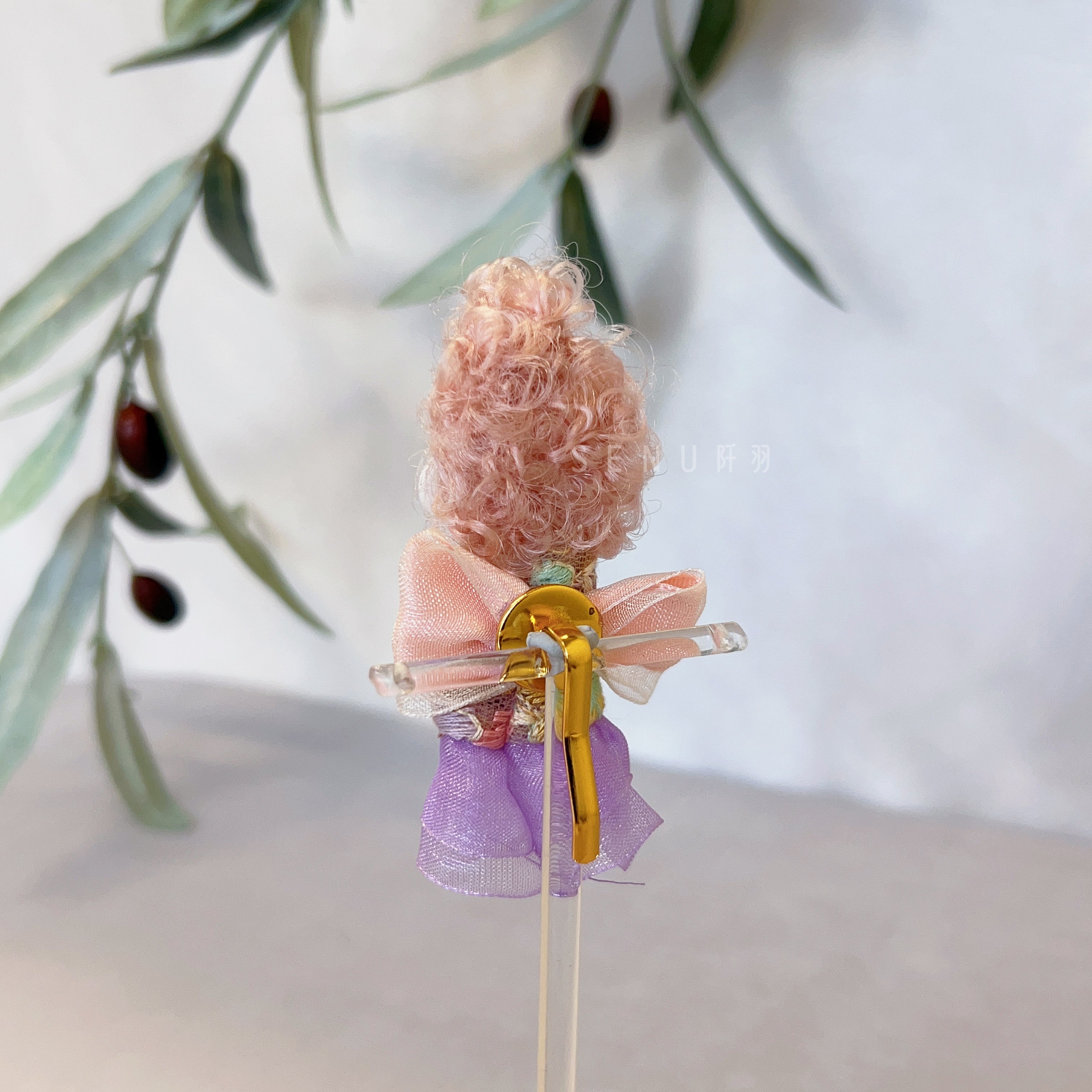 【日本設計師|日本手作飾物|刺繡|頭飾/髮飾|髮扣】 紫色裙手工縫製娃娃髮扣