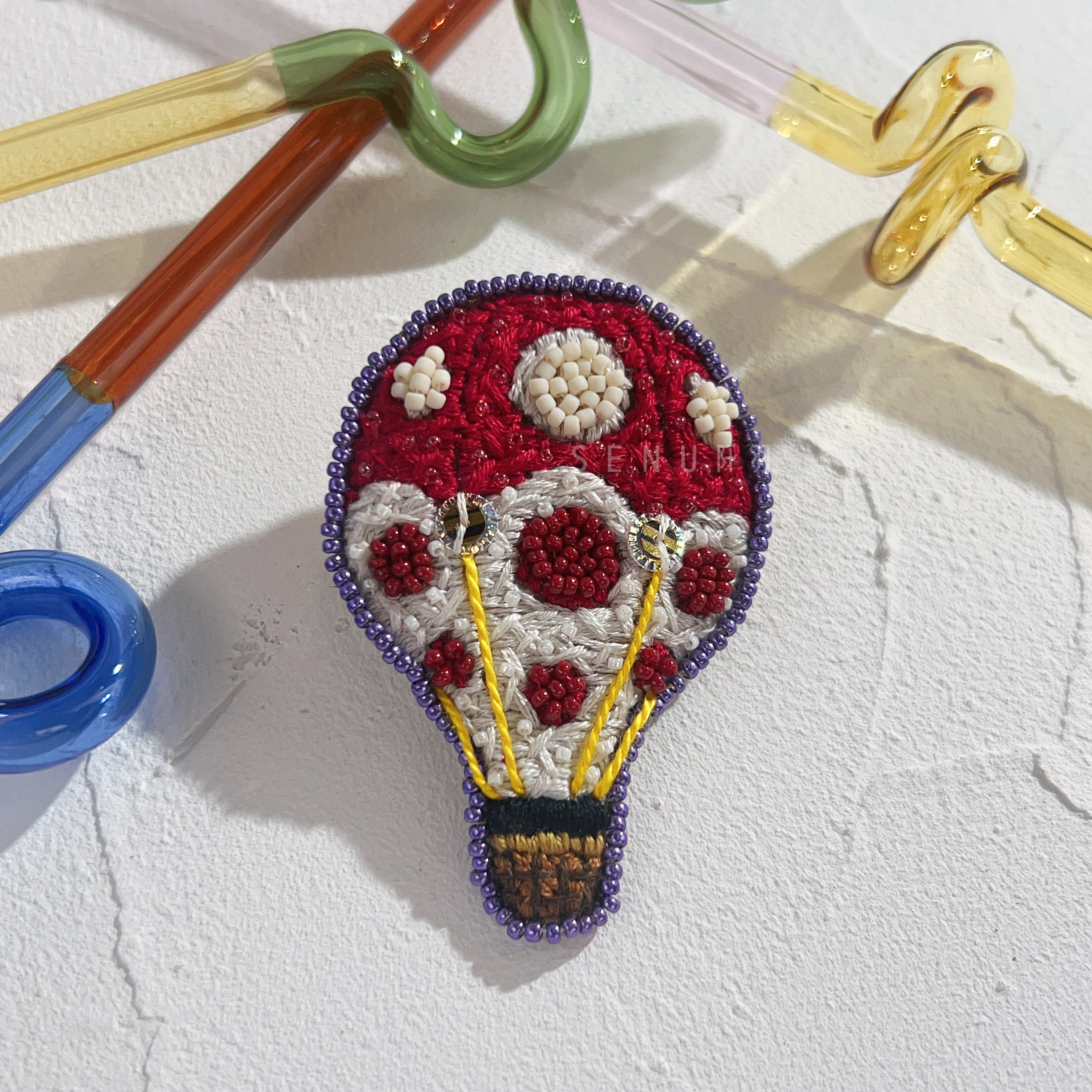 【日本設計師|日本手作飾物|刺繡|髮夾/胸針|兩用】 草間彌生風氣球兩用髮夾胸針