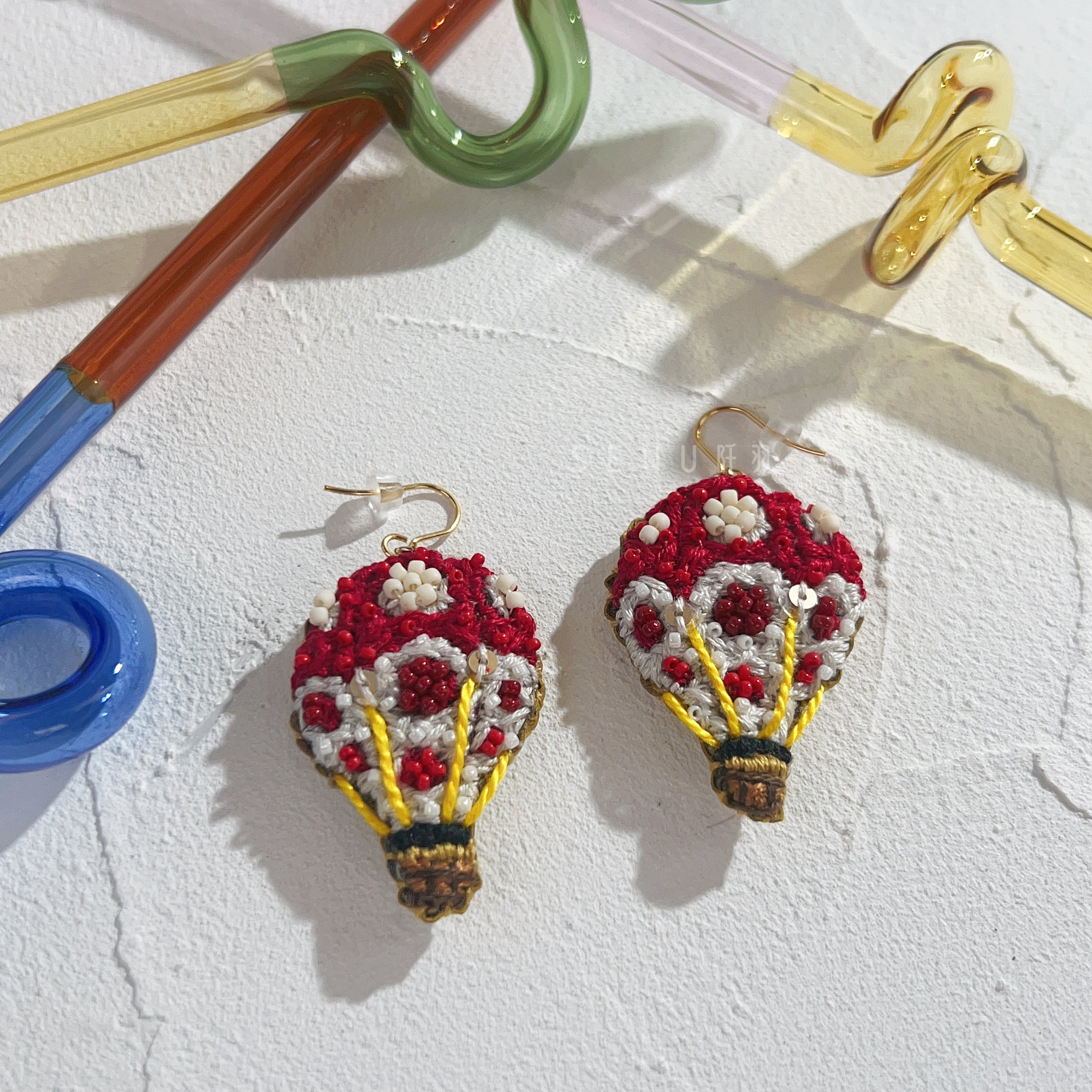 【日本設計師|日本手作飾物|刺繡|耳飾|耳環】 草間彌生風氣球釘珠刺繡耳環