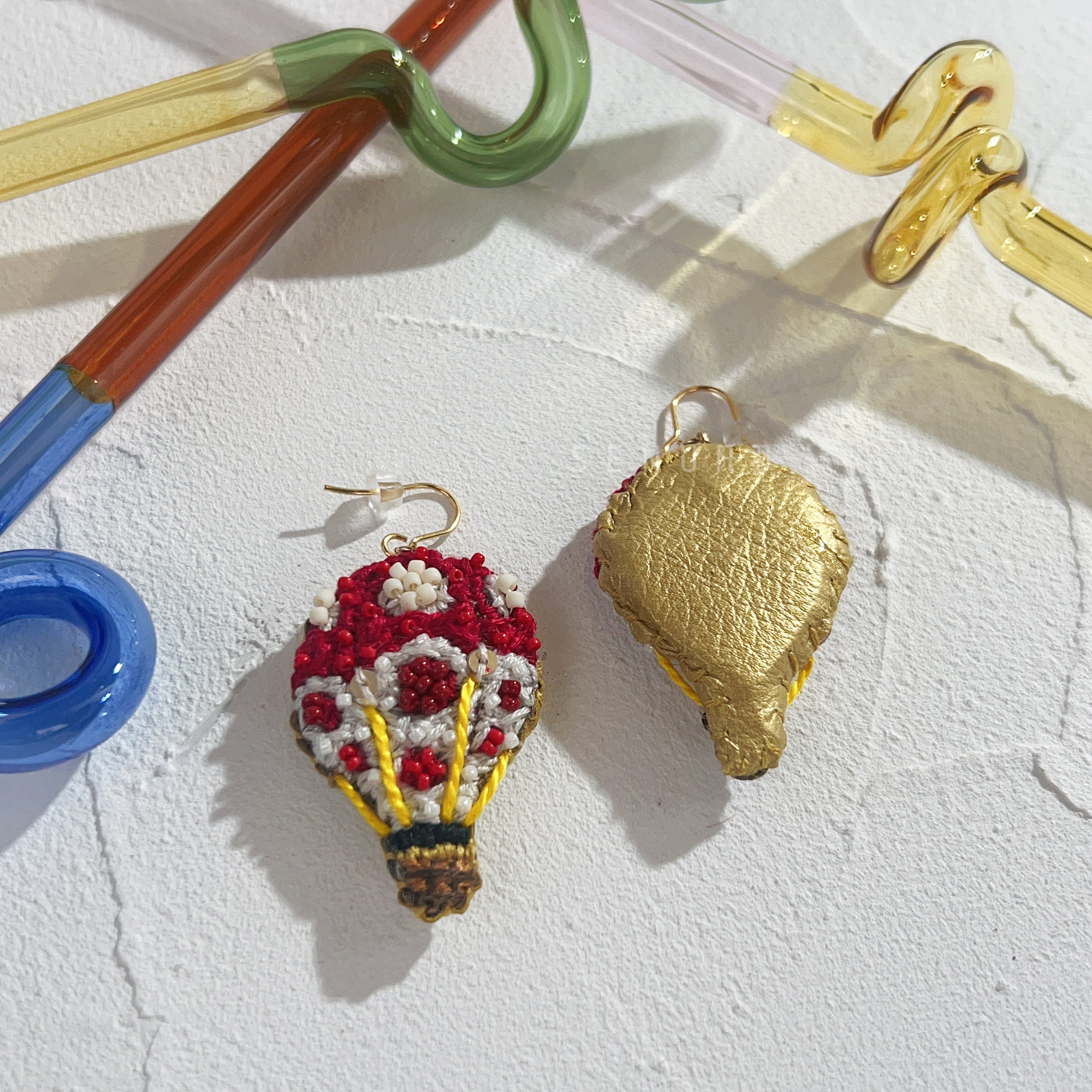 【日本設計師|日本手作飾物|刺繡|耳飾|耳環】 草間彌生風氣球釘珠刺繡耳環