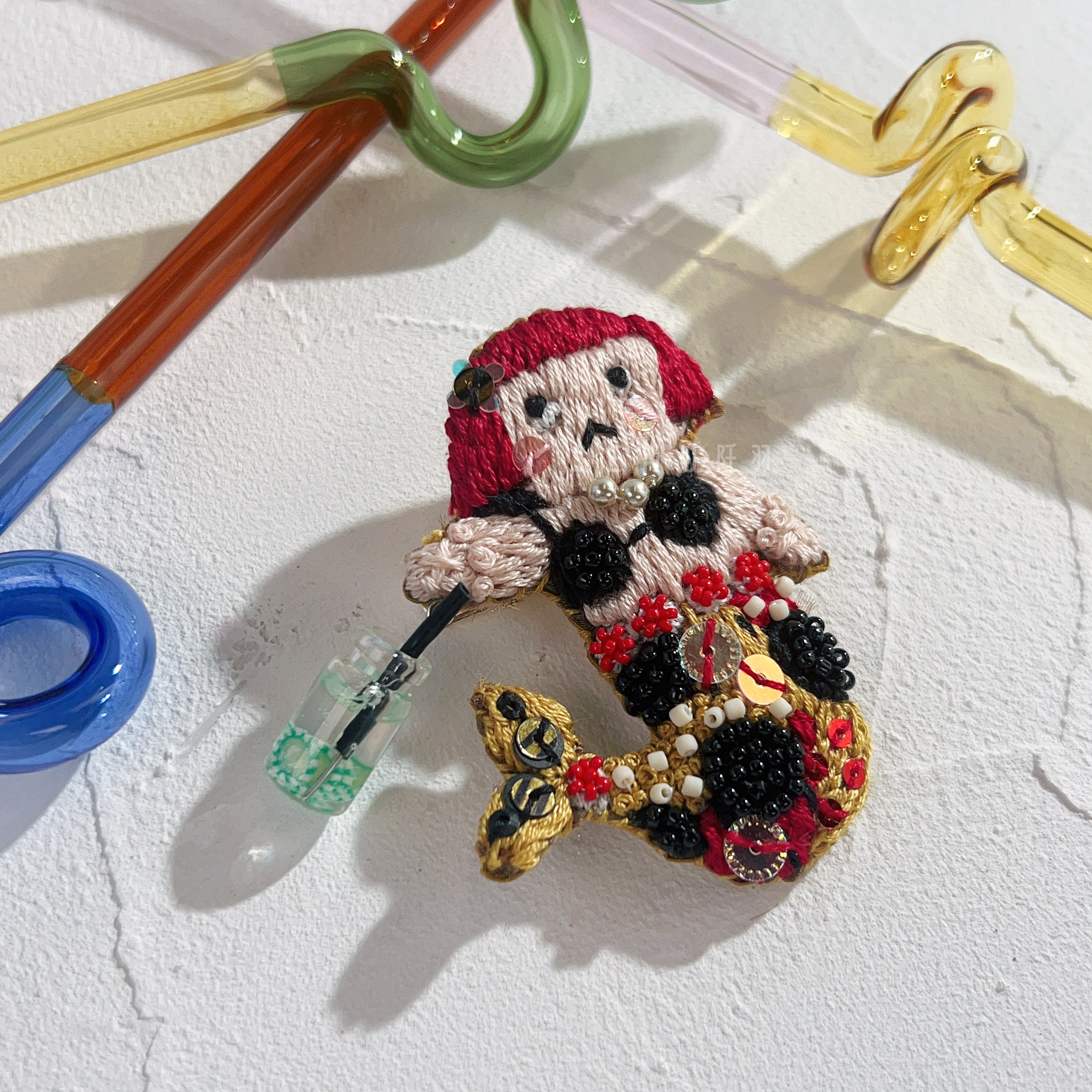 【日本設計師|日本手作飾物|刺繡|髮夾/胸針|兩用】 草間彌生風美人魚兩用髮夾胸針 I