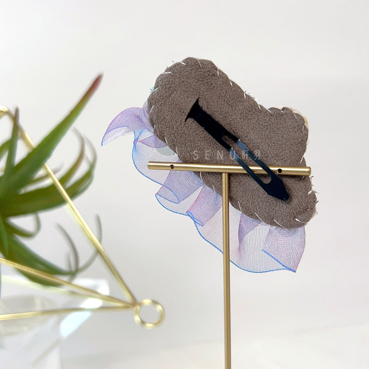 【日本手藝師|日本手作飾物|刺繡|頭飾/髮飾|髮夾】 天鵝星星釘珠刺繡髮夾