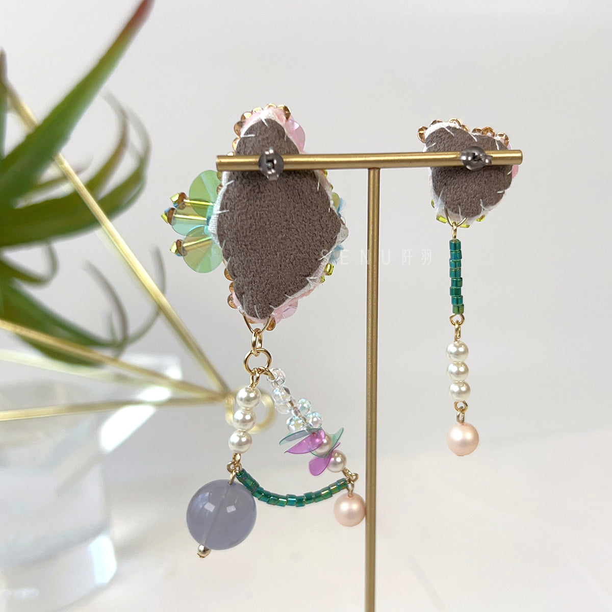 【日本手藝師|日本手作飾物|刺繡|耳飾|耳環】 蝴蝶花朵釘珠刺繡耳環
