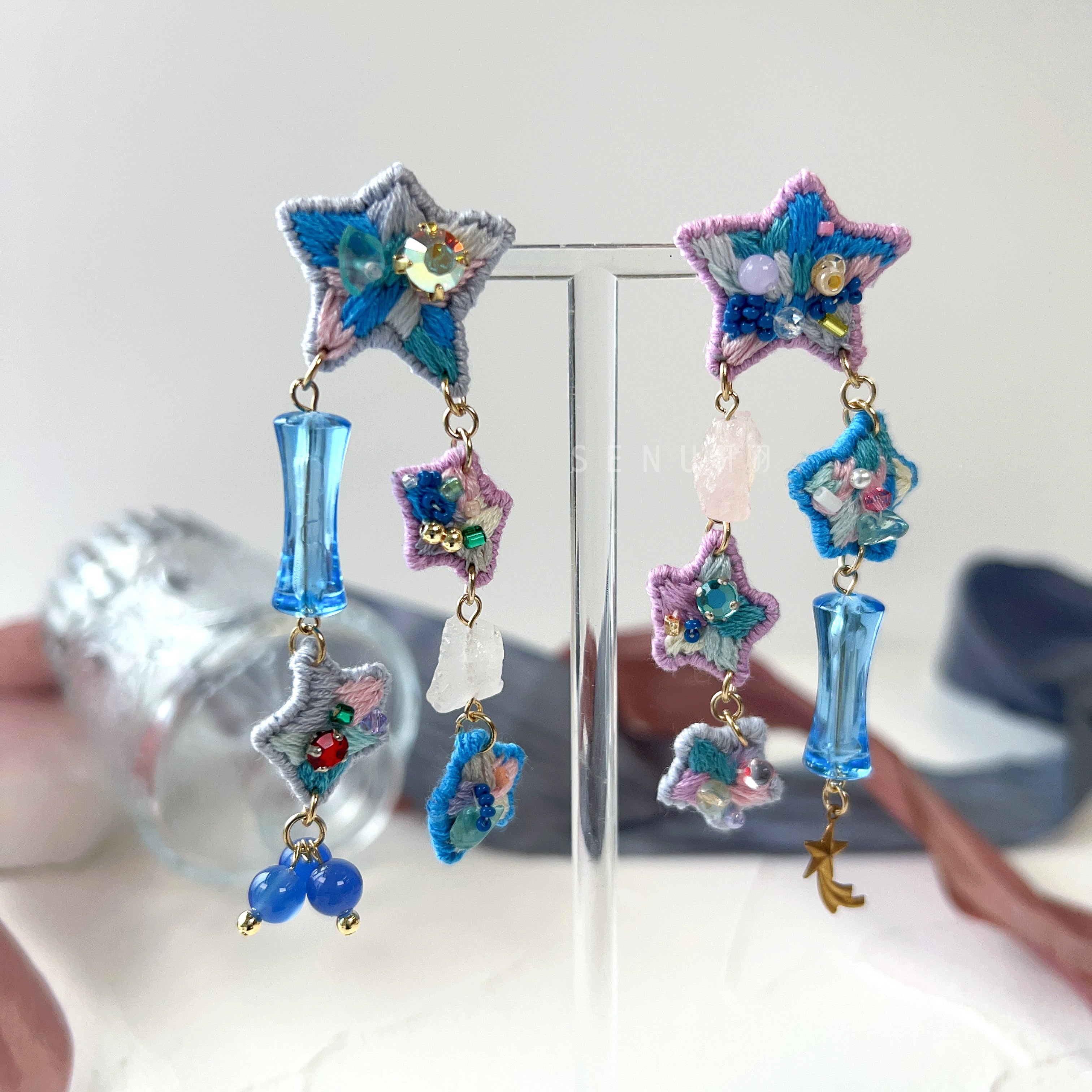 【日本設計師|日本手作飾物|刺繡|耳飾|耳環】 星星串拼天然石刺繡耳環