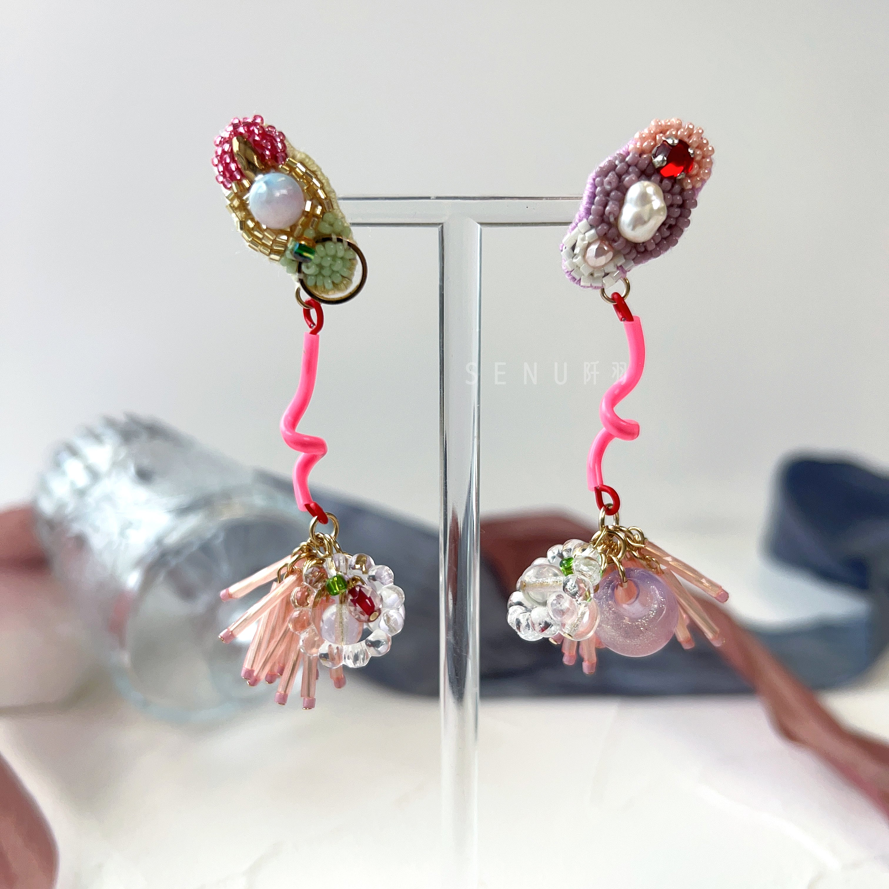 【日本設計師|日本手作飾物|刺繡|耳飾|耳環】 花生形扭扭管刺繡耳環