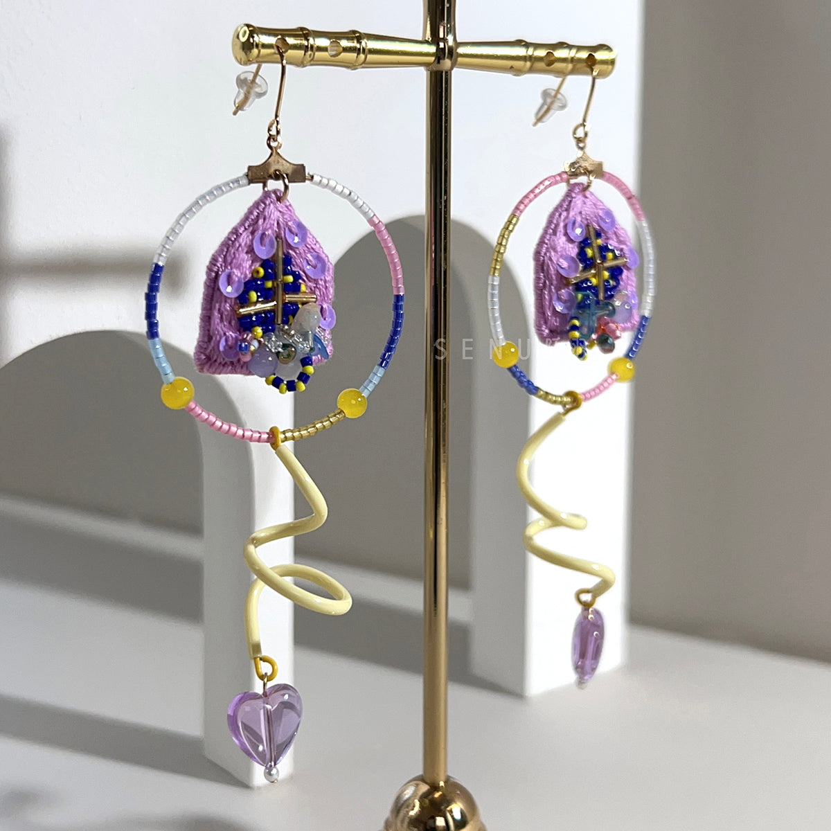 【日本設計師|日本手作飾物|刺繡|耳飾|耳環】 大環五角形吊扭條珠繡耳環
