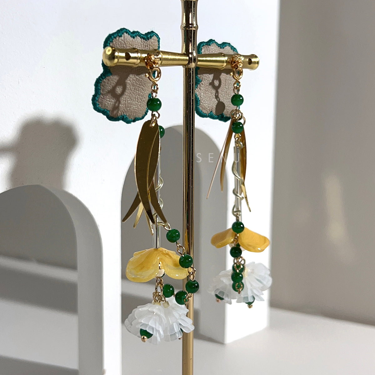 【日本設計師|日本手作飾物|刺繡|耳飾|耳環】 波浪井牌吊花花珠繡耳環