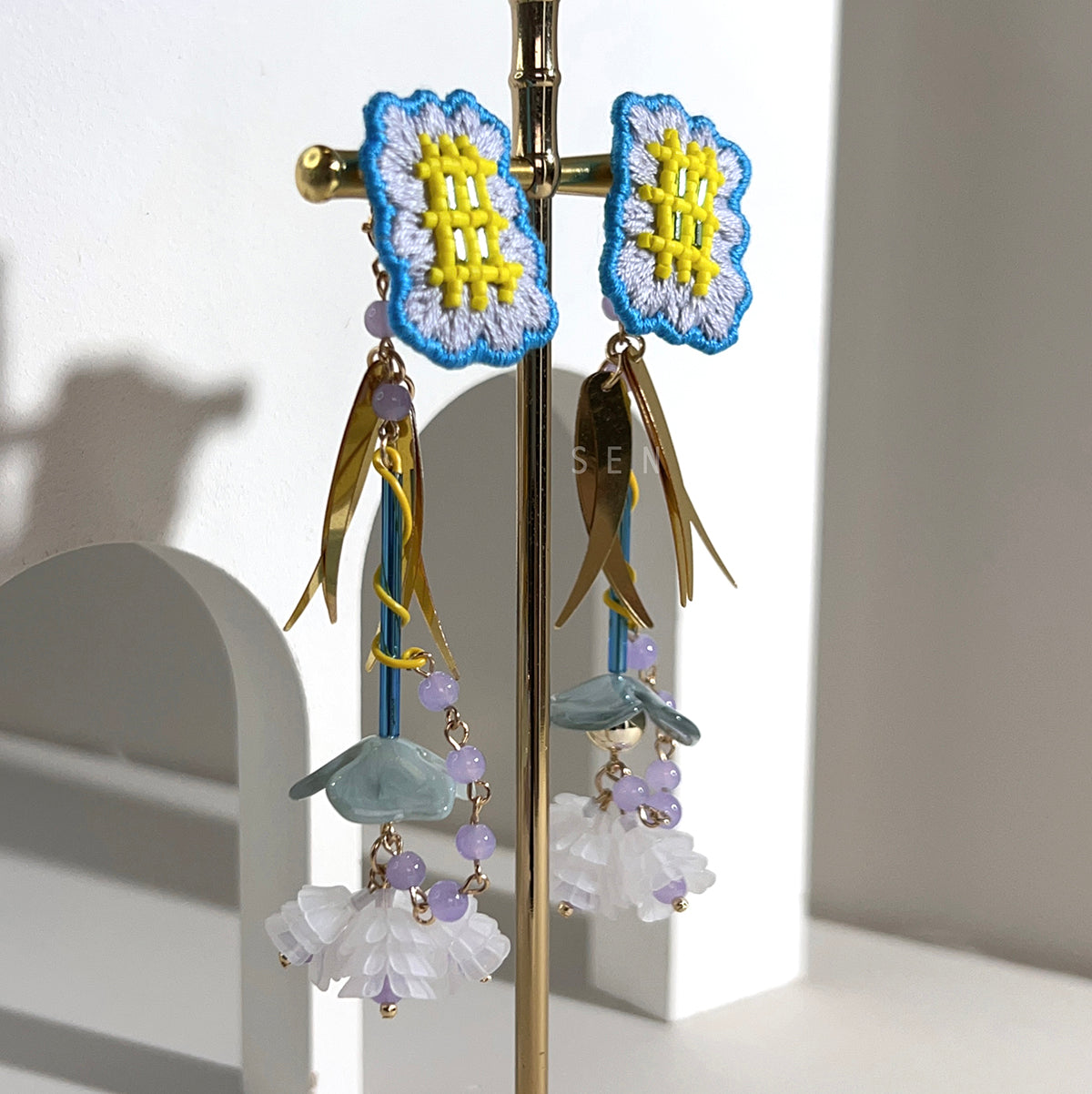 【日本設計師|日本手作飾物|刺繡|耳飾|耳環】 波浪井牌吊花花珠繡耳環