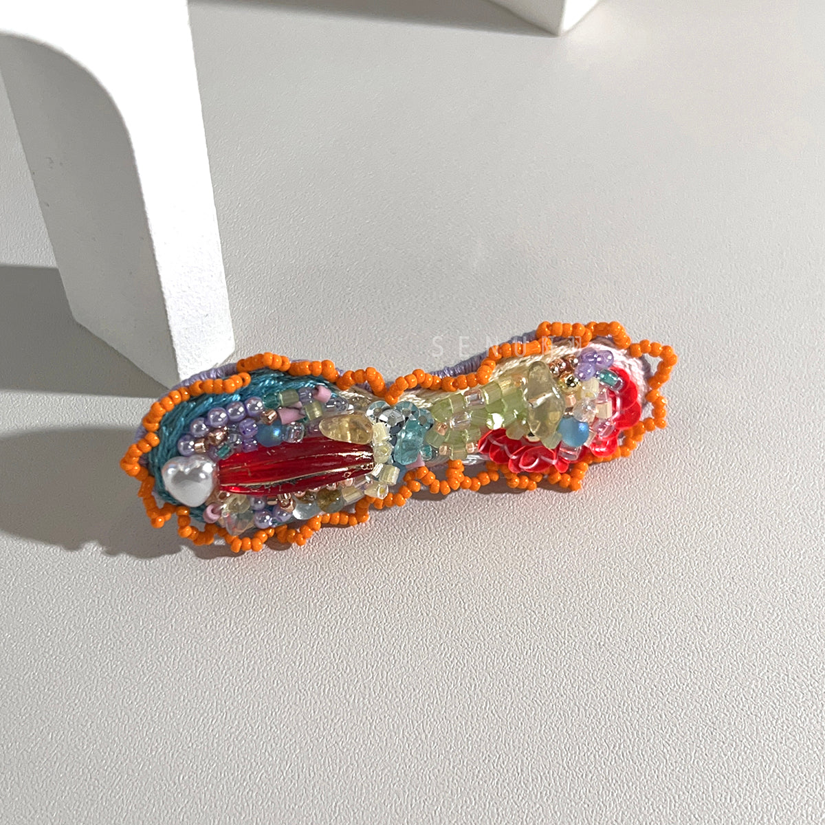 【日本設計師|日本手作飾物|刺繡|頭飾/髮飾|髮夾】 花生形波浪邊珠繡髮夾