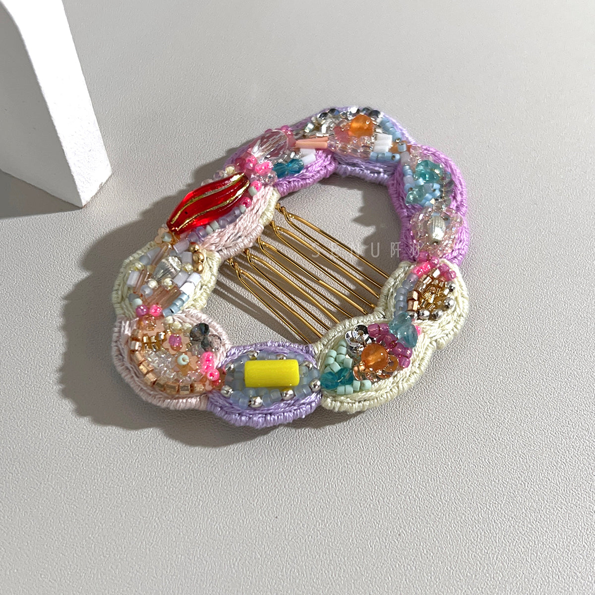 【日本設計師|日本手作飾物|刺繡|頭飾/髮飾|髮梳】 波浪圓環珠繡髮梳