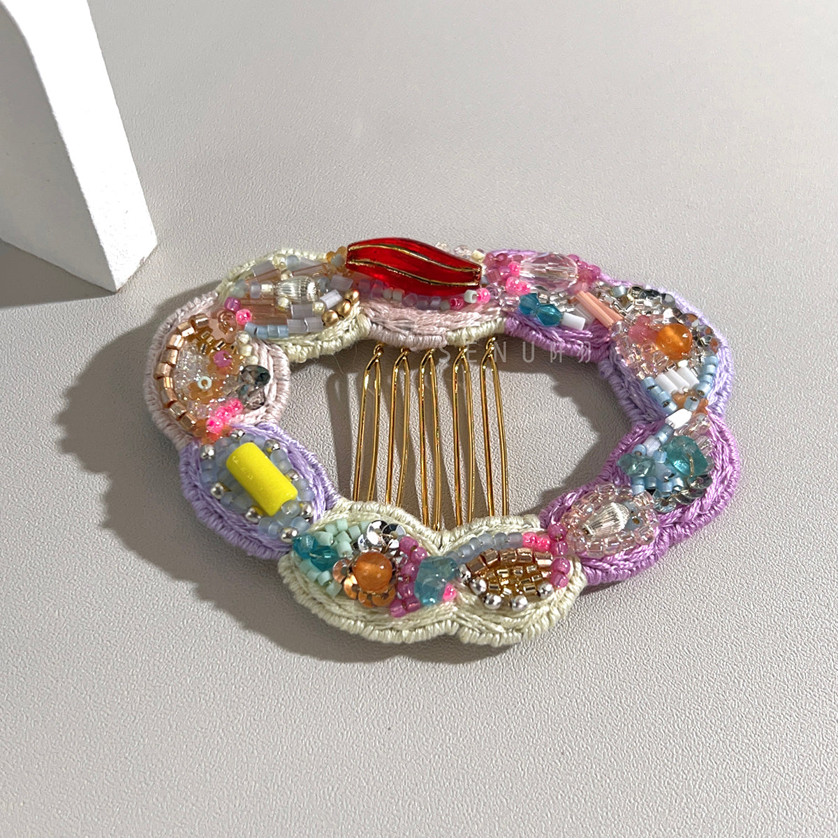 【日本設計師|日本手作飾物|刺繡|頭飾/髮飾|髮梳】 波浪圓環珠繡髮梳
