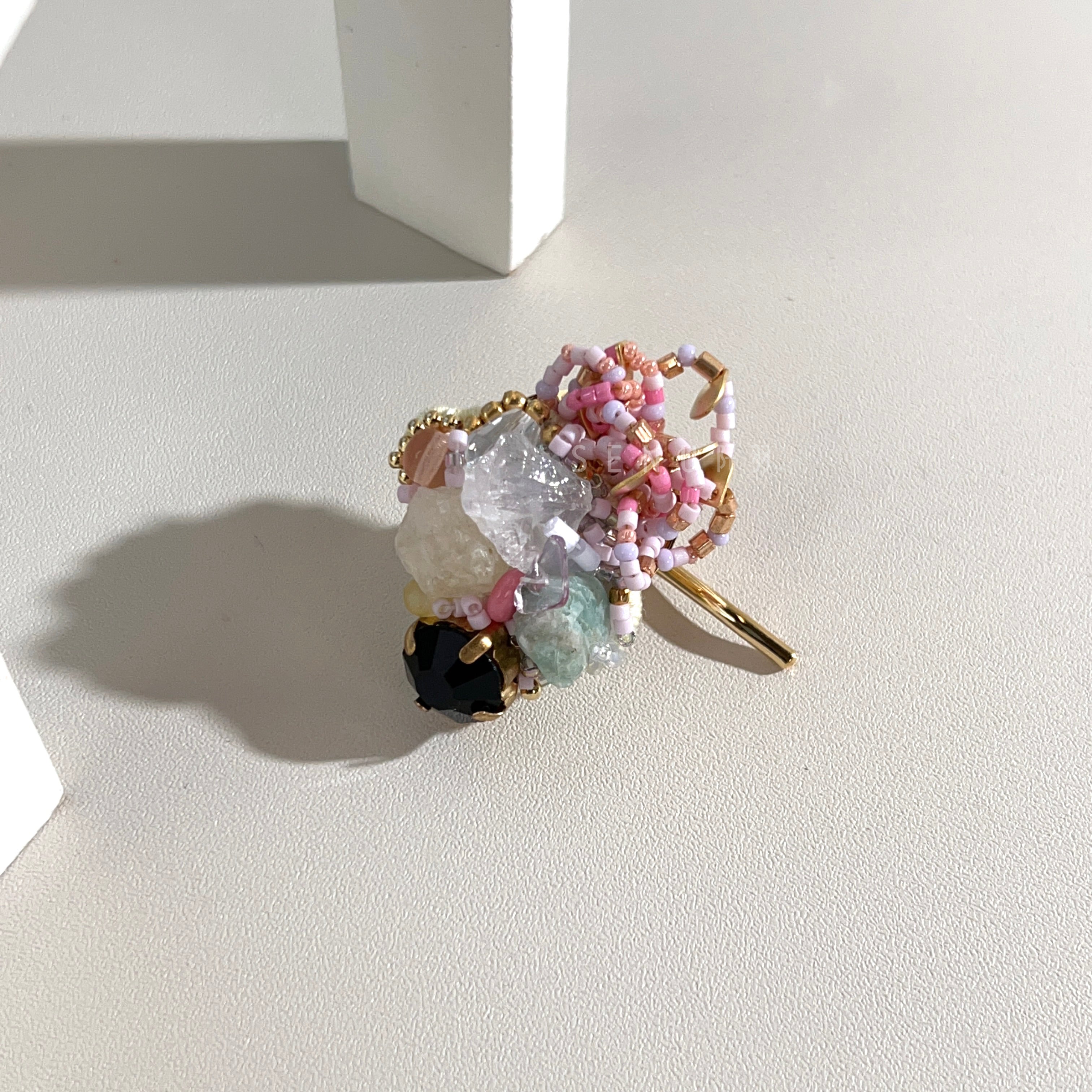 【日本設計師|日本手作飾物|刺繡|頭飾/髮飾|髮扣】 天然石拼接珠繡髮扣