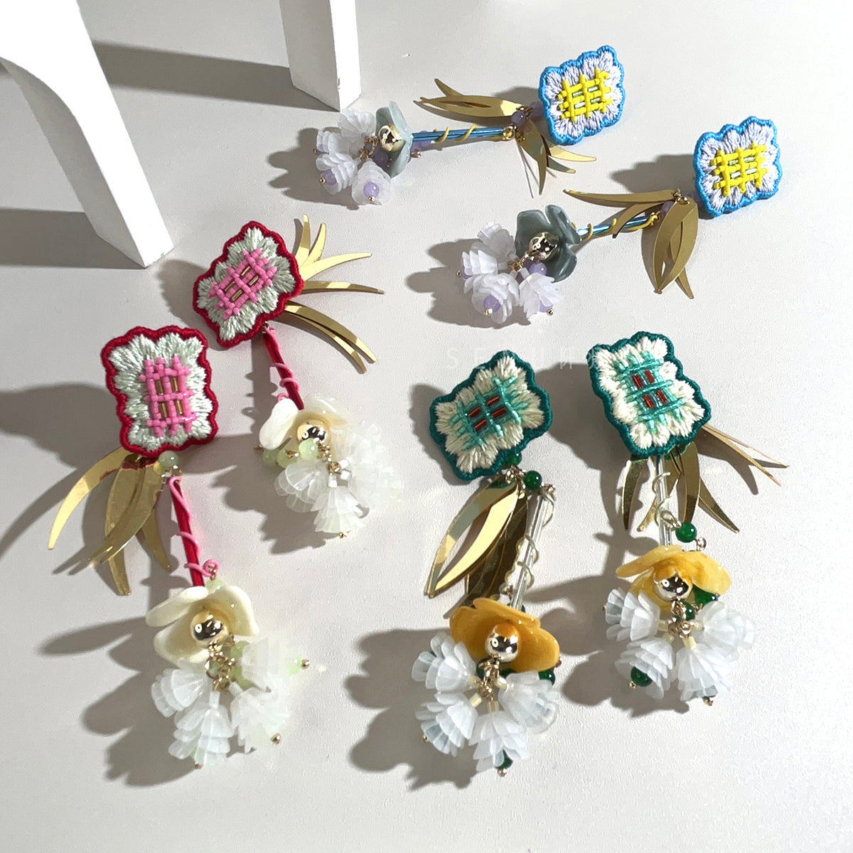 【日本設計師|日本手作飾物|刺繡|耳飾|耳環】 波浪井牌吊花花珠繡耳環