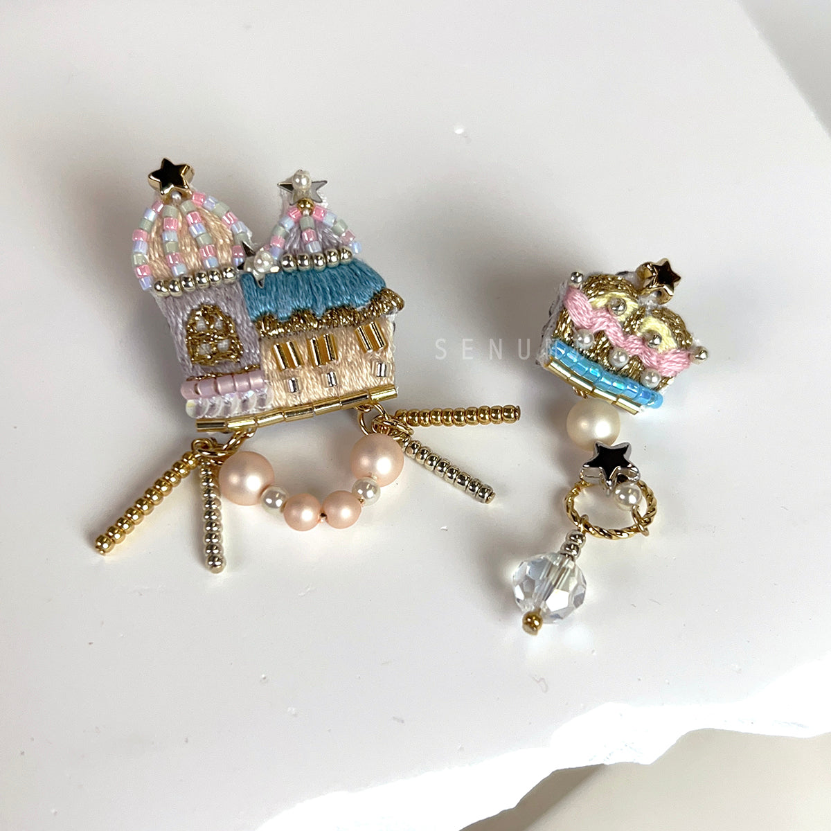 【日本手藝師|日本手作飾物|刺繡|耳飾|耳環】 皇宮皇冠釘珠刺繡耳環