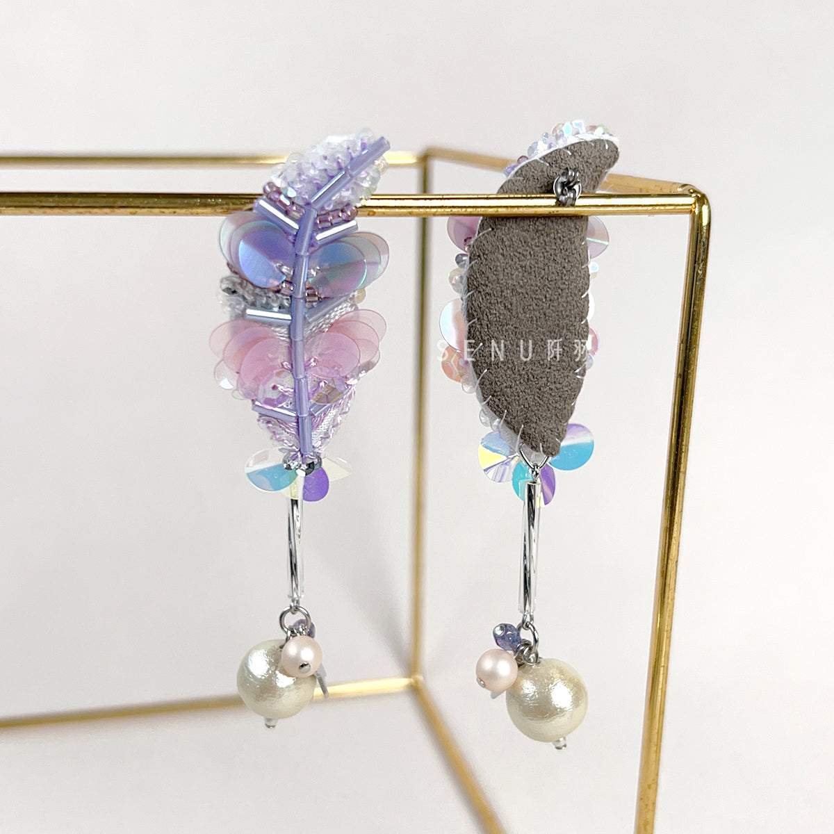 【日本手藝師|日本手作飾物|刺繡|耳飾|耳環】 羽毛吊珍珠刺繡手作耳環