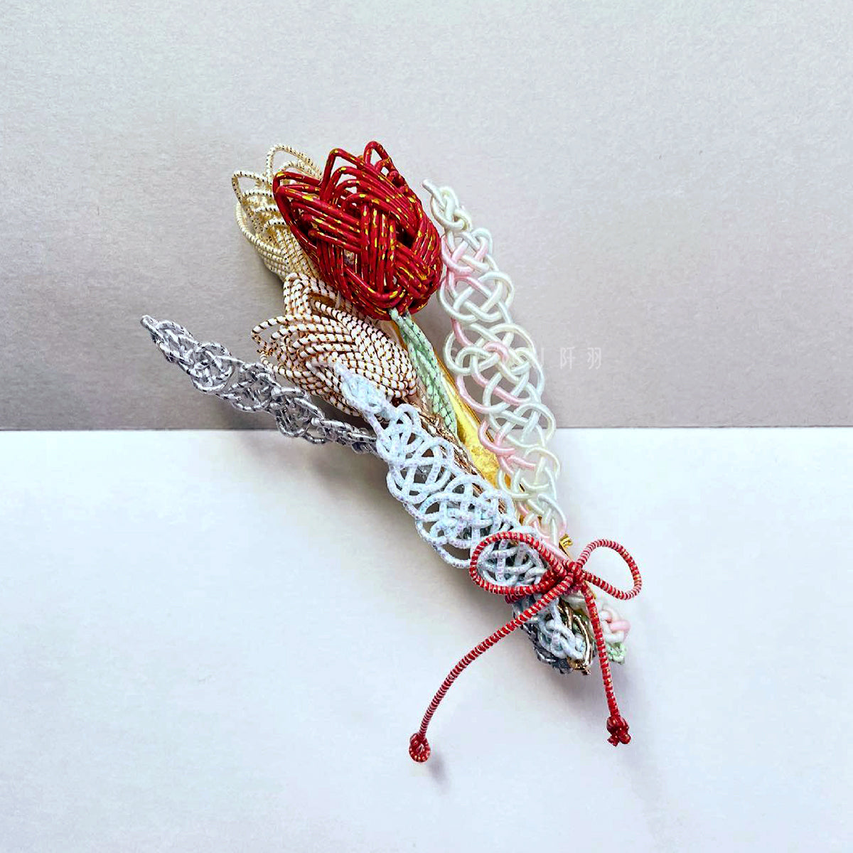 [Japanese craftsmen | Japanese handmade accessories | Mizuhiki |  Headwear/hair accessories | Hairpins] Tulip bunch Mizuhiki knot handmade  hairpins