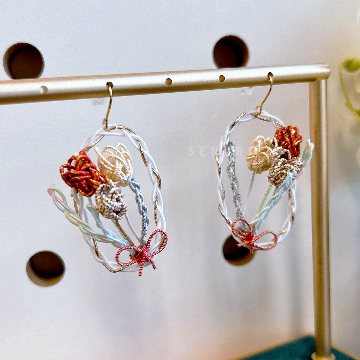 [Japanese craftsman｜Japanese handmade accessories｜Mizuhiki|Earrings|Earrings] Tulip bunch Mizuhiki rope knot handmade earrings