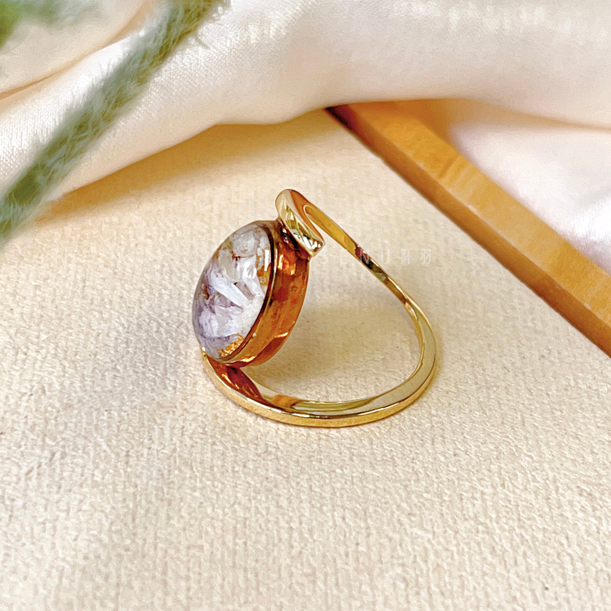[Japanese designer | Japanese handmade jewelry | Resin | Ring] Oval double-ring resin dried flower ring