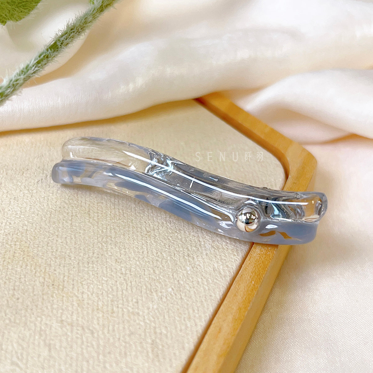 [Japanese Designer | Japanese Handmade Accessories | Resin | Headwear/Hair Accessories | Hairpins] Double-layered silver ball resin hairpins