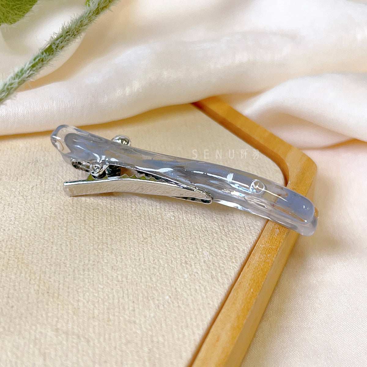 [Japanese Designer | Japanese Handmade Accessories | Resin | Headwear/Hair Accessories | Hairpins] Double-layered silver ball resin hairpins