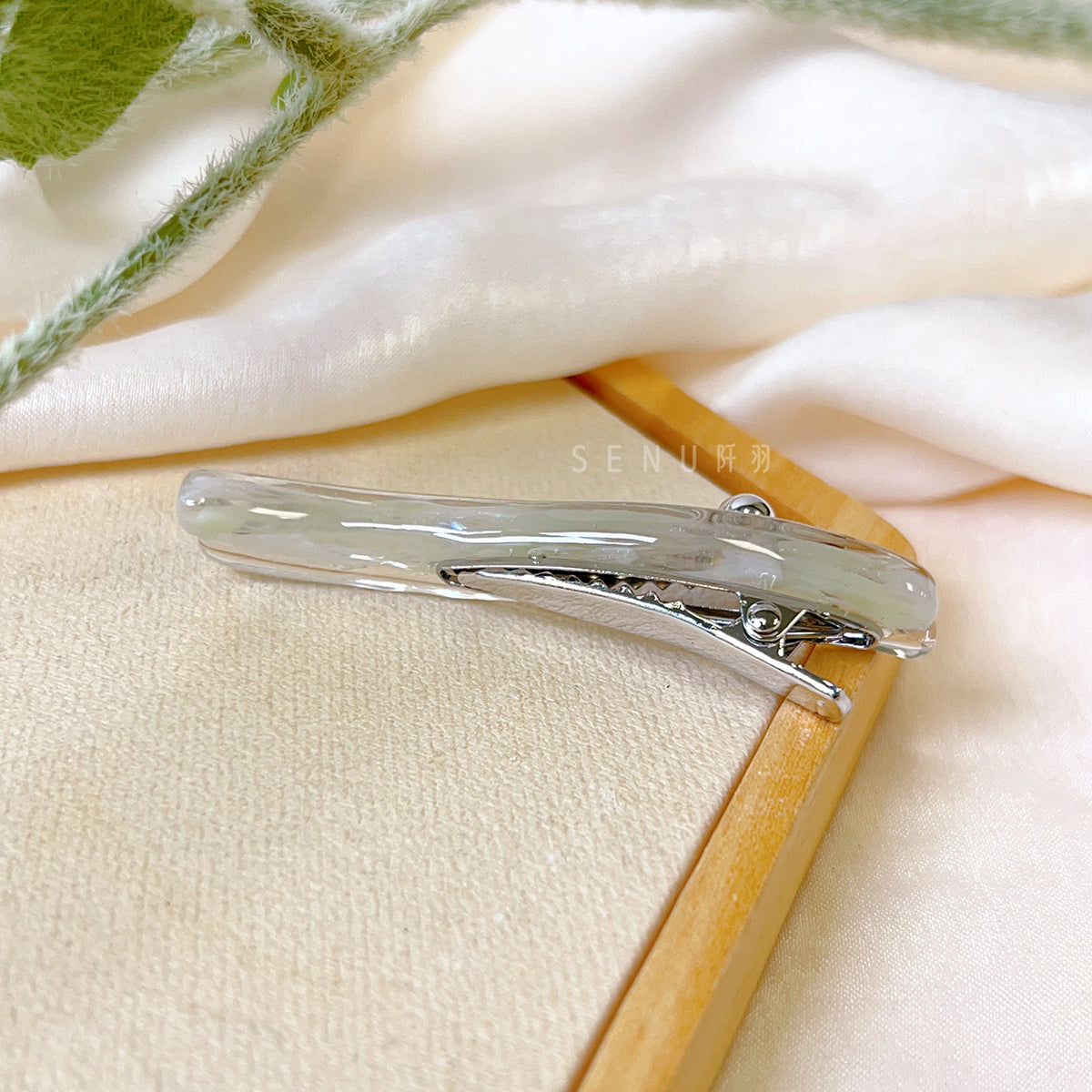 [Japanese Designer | Japanese Handmade Accessories | Resin | Headwear/Hair Accessories | Hairpins] Double-layered silver ball resin hairpins