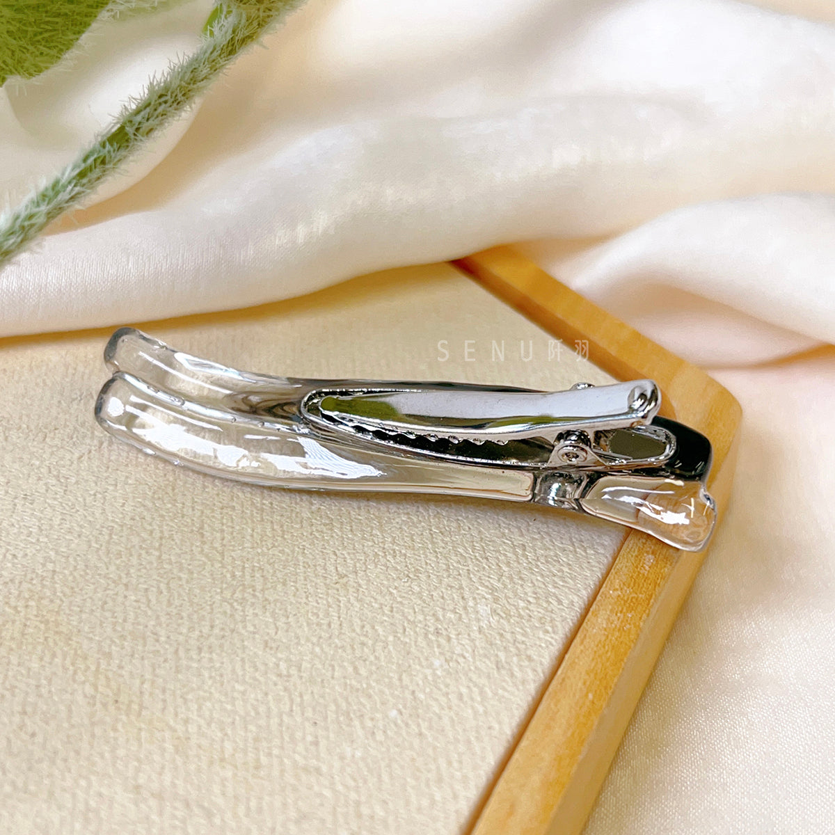 [Japanese Designer | Japanese Handmade Accessories | Resin | Headwear/Hair Accessories | Hairpins] Double-layered silver ball resin hairpins