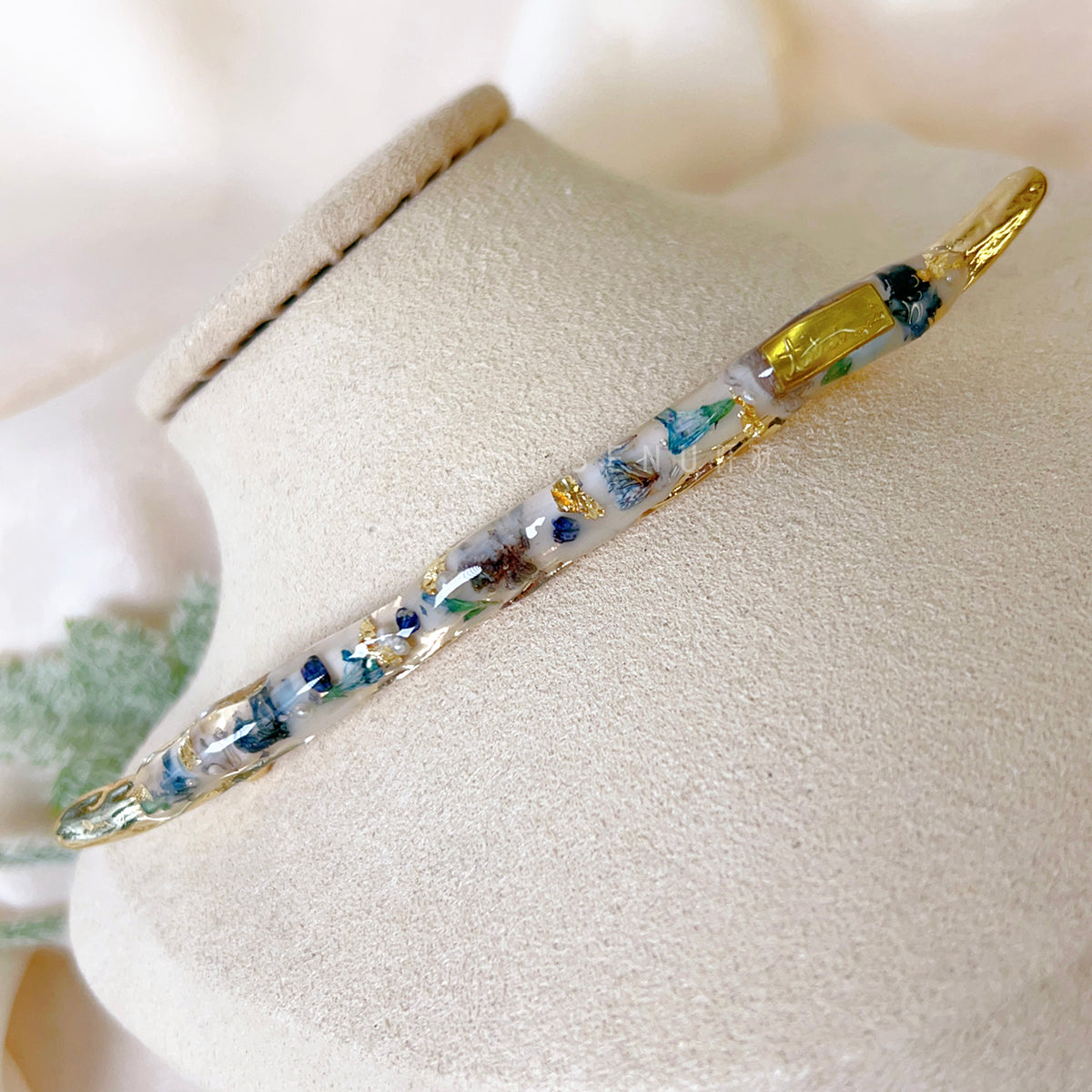 [Japanese Designer | Japanese Handmade Accessories | Resin | Headwear/Hair Accessories | Hairpins] Gold foil pearl resin dried flower hairpins