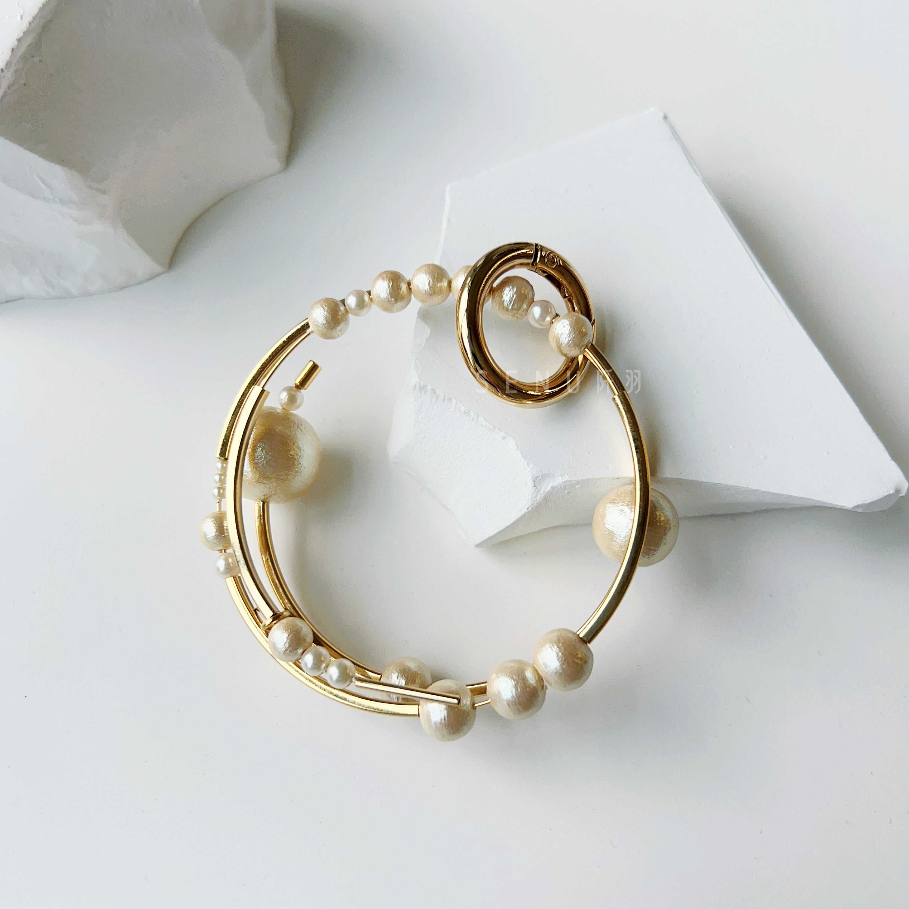 [Japanese craftsman｜Japanese handmade accessories｜Beads｜Mobile phone ring] Cotton pearl beaded mobile phone ring