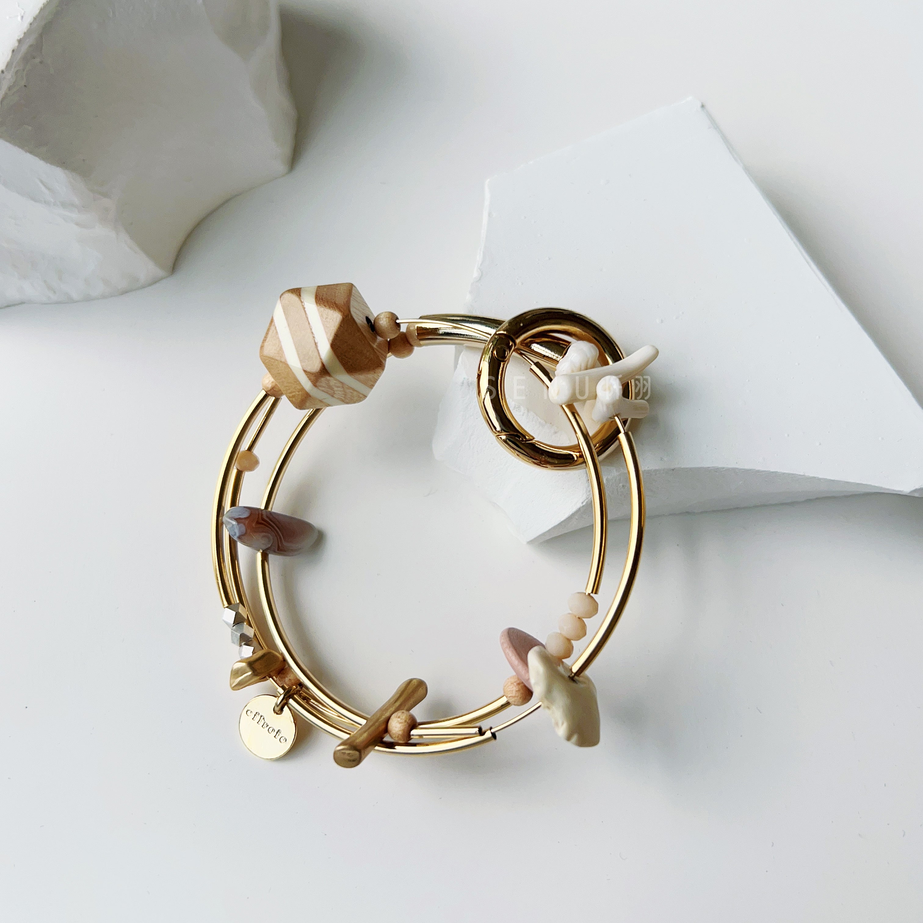 [Japanese craftsman｜Japanese handmade accessories｜Beads｜Mobile phone ring] Wooden beaded mobile phone ring