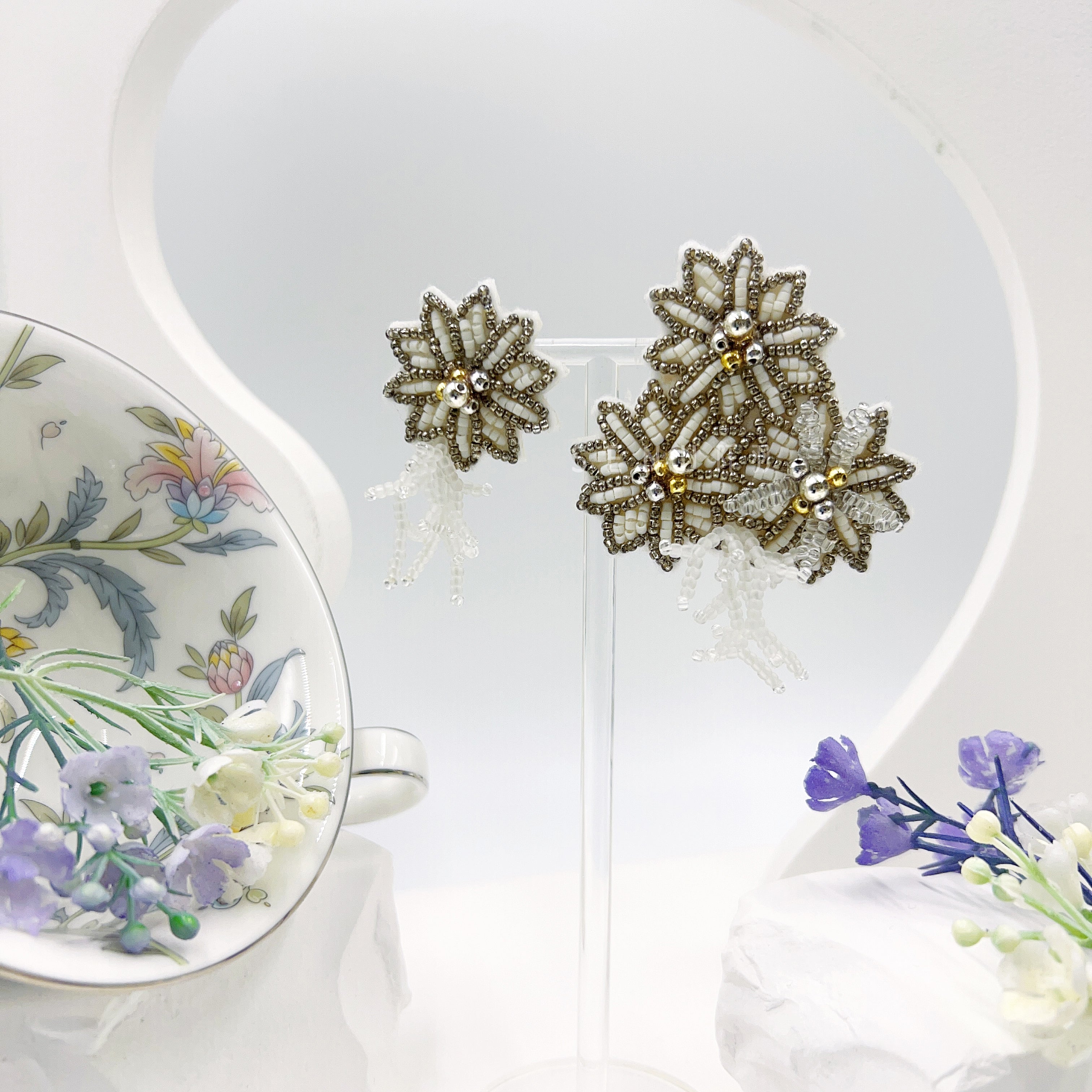 [Japanese Designer | Japanese Handmade Accessories | Beads | Earrings | Earrings] Huaqun Beaded Earrings
