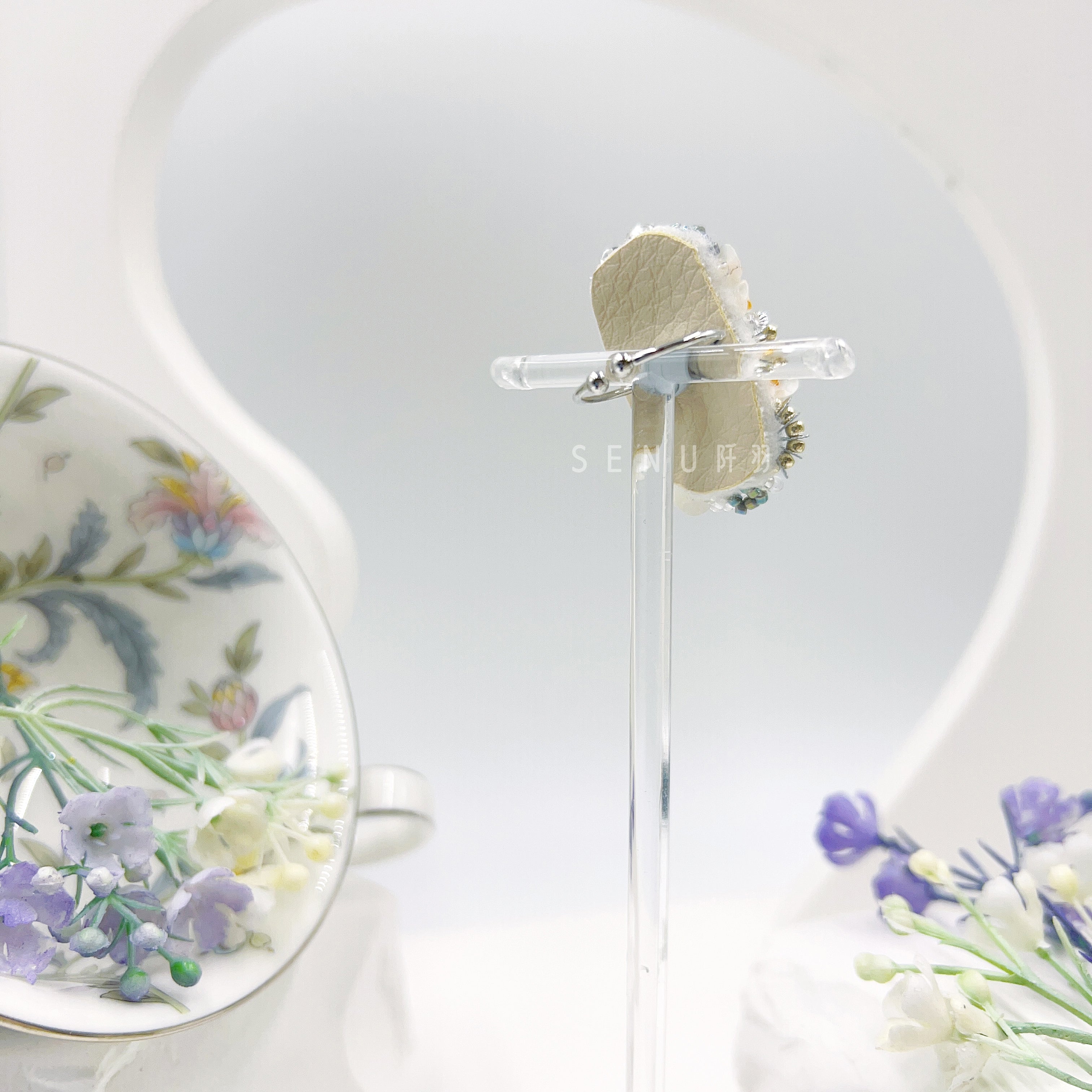 [Japanese Designer | Japanese Handmade Accessories | Beads | Headwear/Hair Accessories | Hair Buttons] Square Beaded Hair Buttons