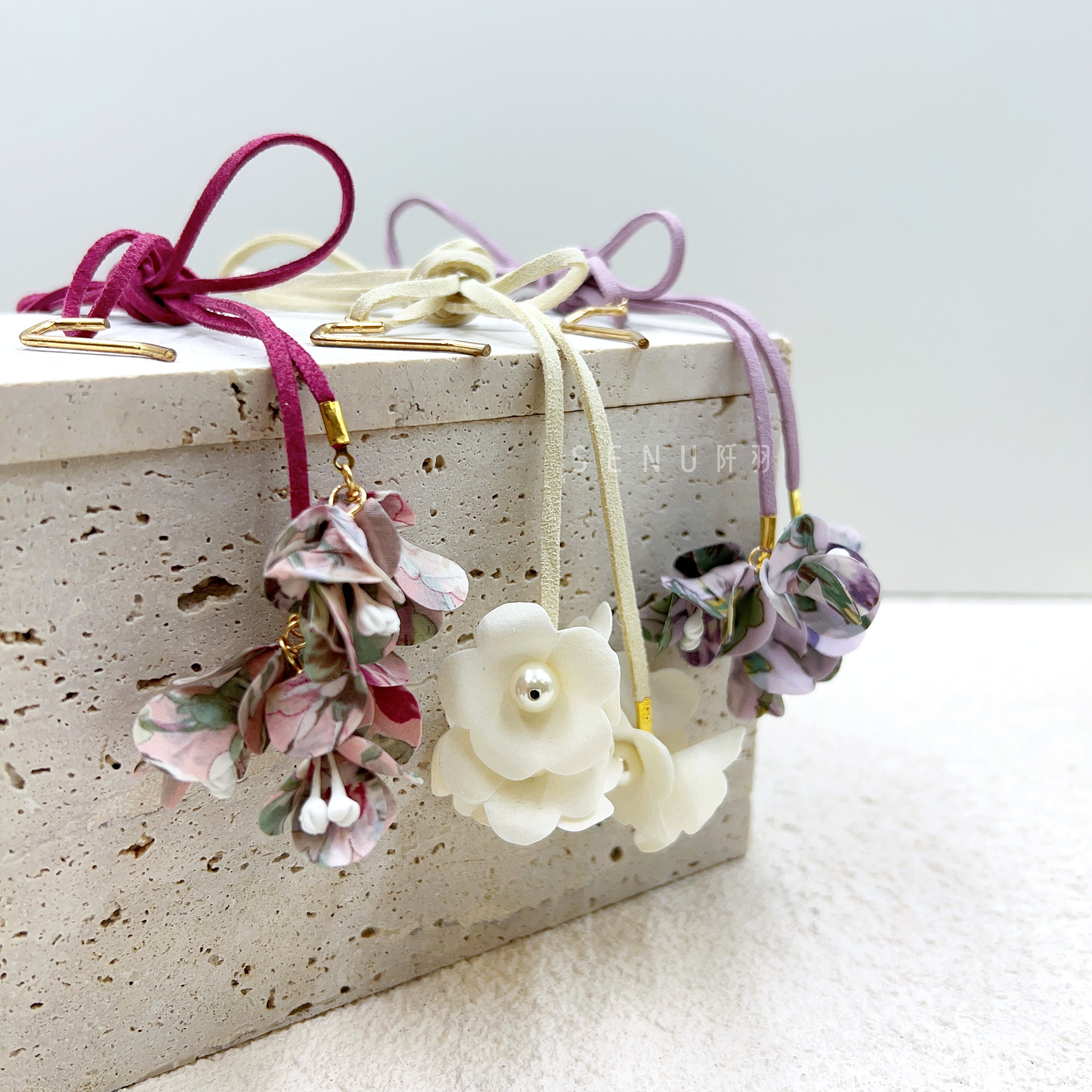 [Japanese craftsmen｜Japanese handmade accessories｜Fabric flowers｜Headwear/hair accessories｜Hair ropes] Strap hanging fabric flower hair rope