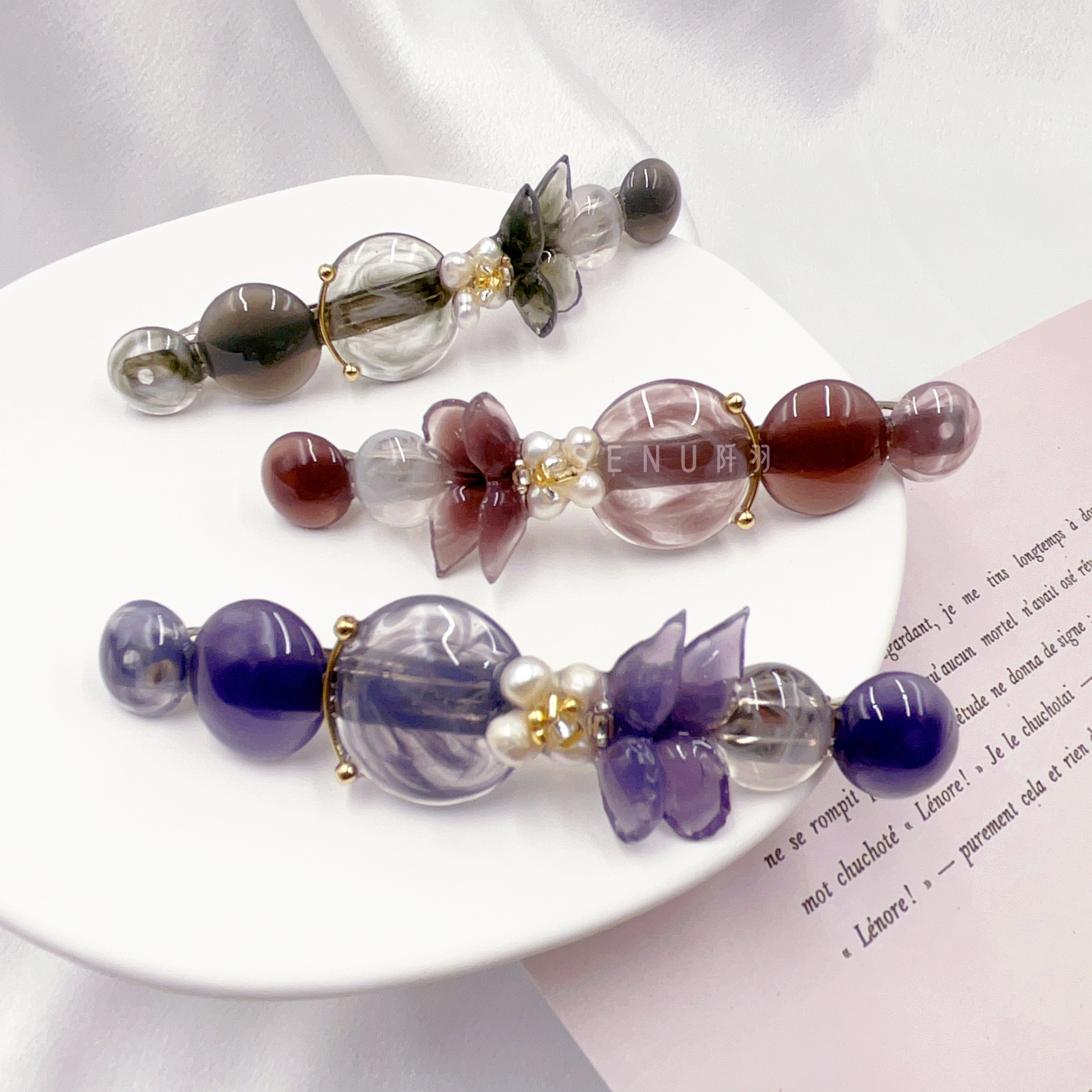 [Japanese Designer | Japanese Handmade Accessories | Resin | Headwear/Hair Accessories | Hair Clips] Ball Butterfly Resin Hair Clip
