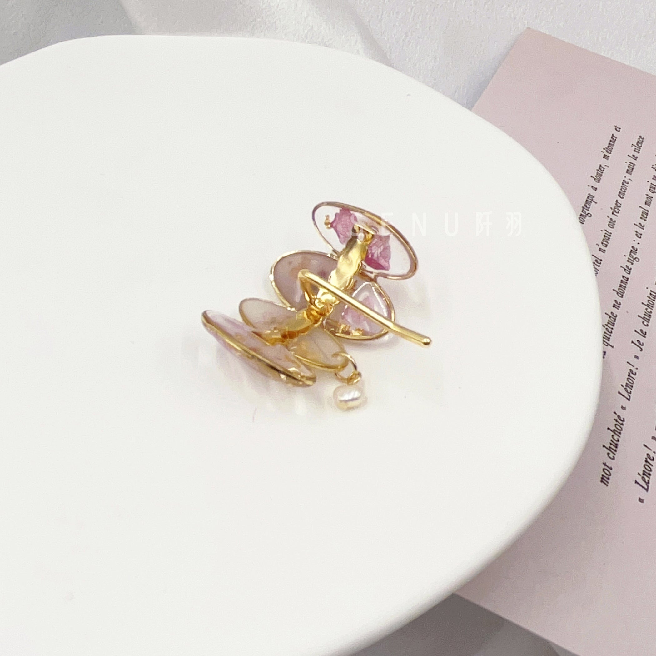 [Japanese designer | Japanese handmade accessories | Resin | Headwear/hair accessories | Hair buttons] Oval resin dried flower hair buttons