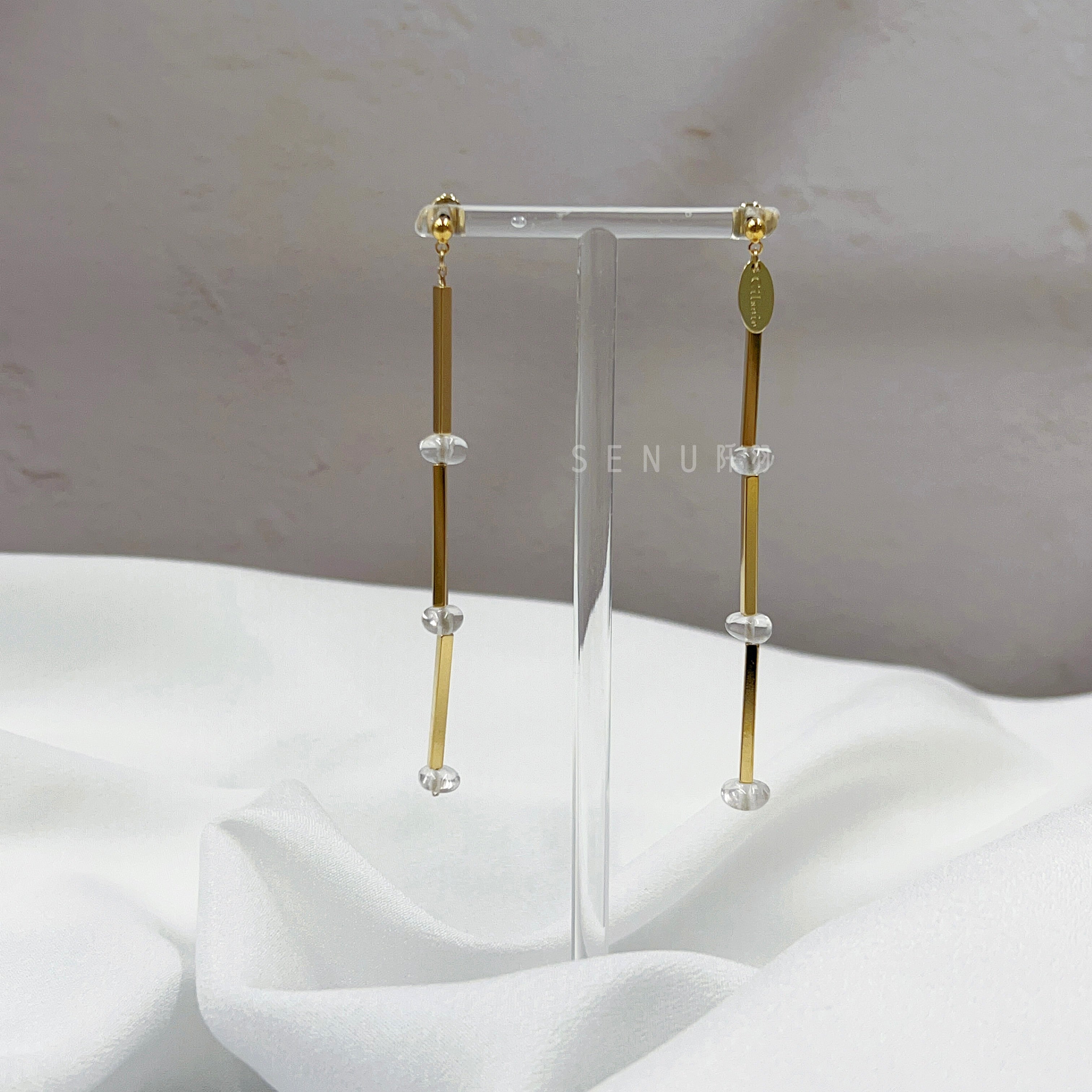 [Japanese craftsman | Japanese handmade jewelry | Beads | Earrings | Earrings] Square tube beaded earrings
