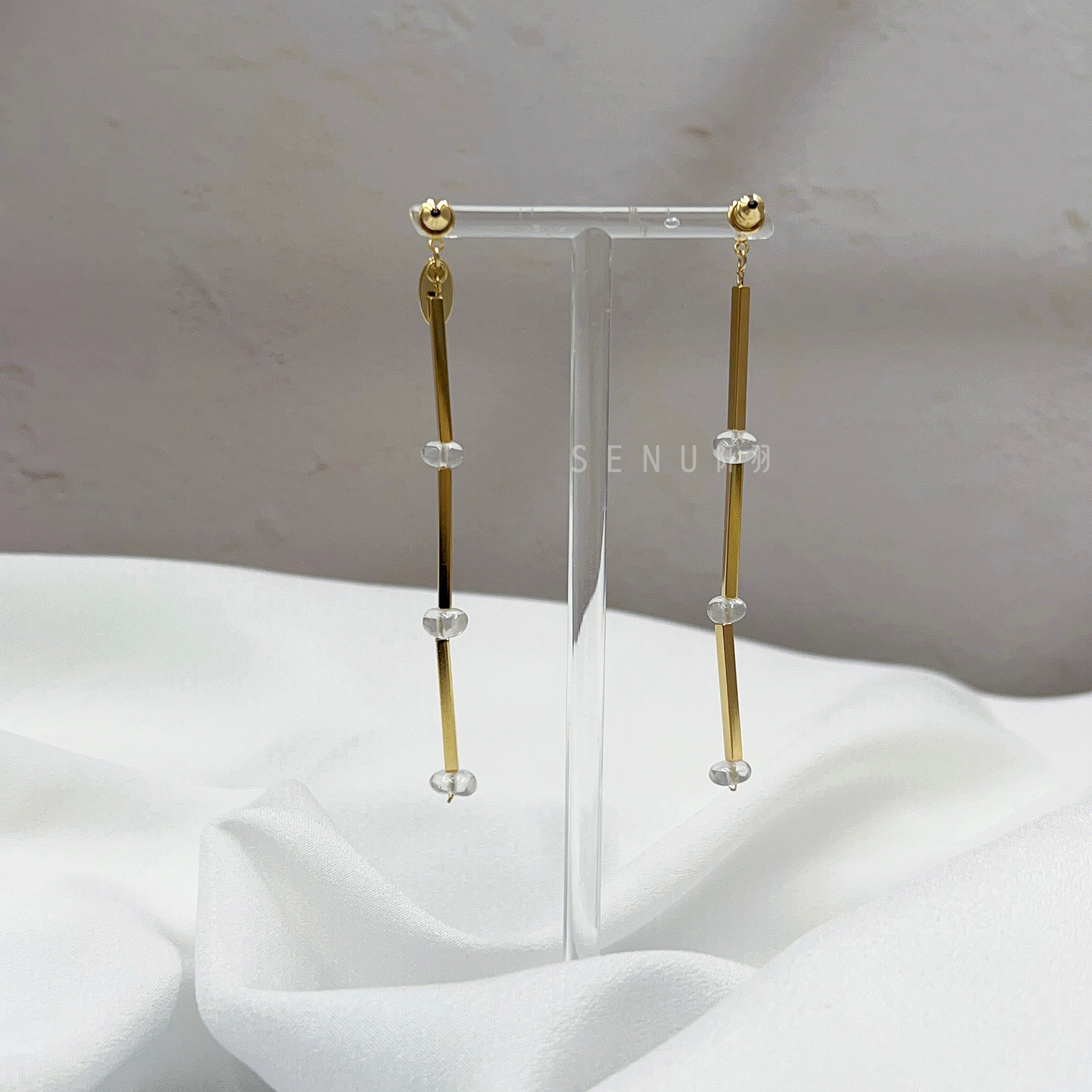 [Japanese craftsman | Japanese handmade jewelry | Beads | Earrings | Earrings] Square tube beaded earrings