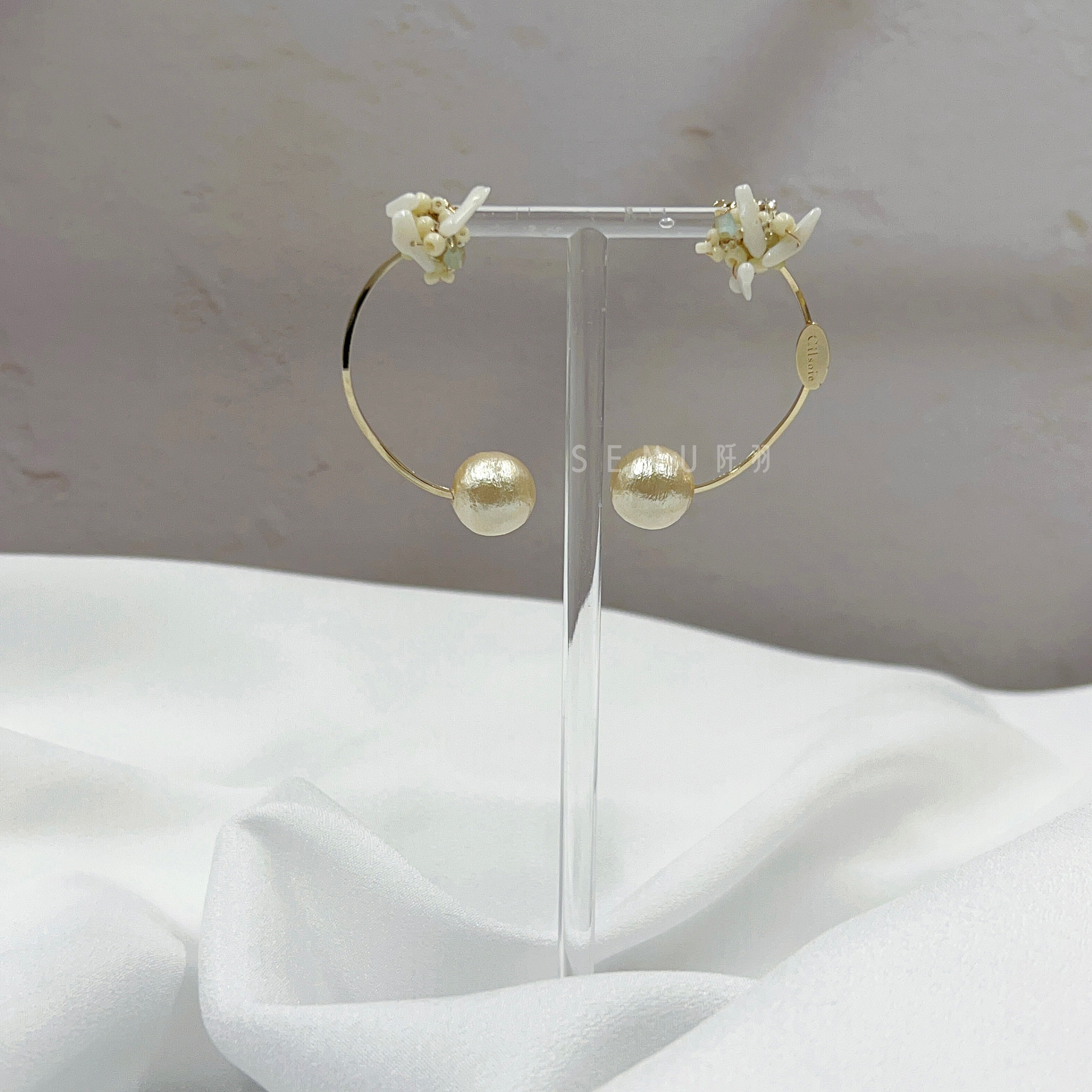 [Japanese craftsman｜Japanese handmade accessories｜Beads｜Earrings｜Earrings] Moon Arc Cotton Pearl Beaded Earrings